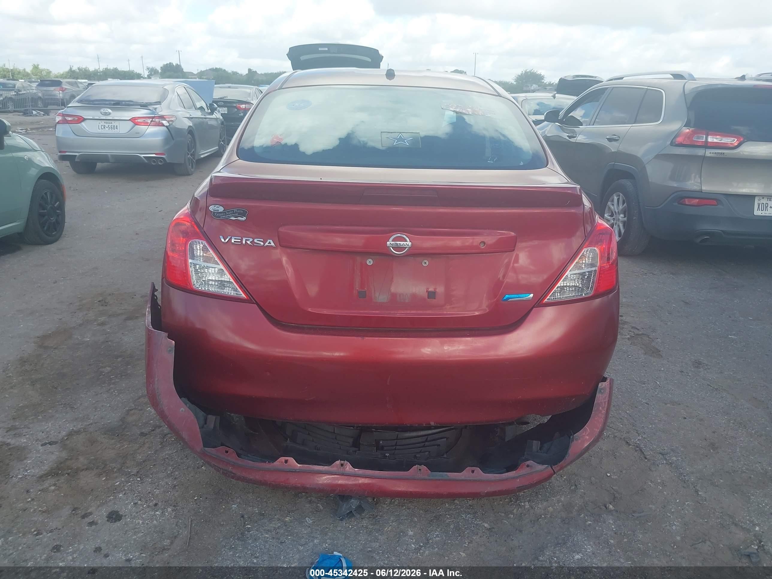 2013 Nissan Versa 1.6 S+ Red vin: 3N1CN7AP6DL845160