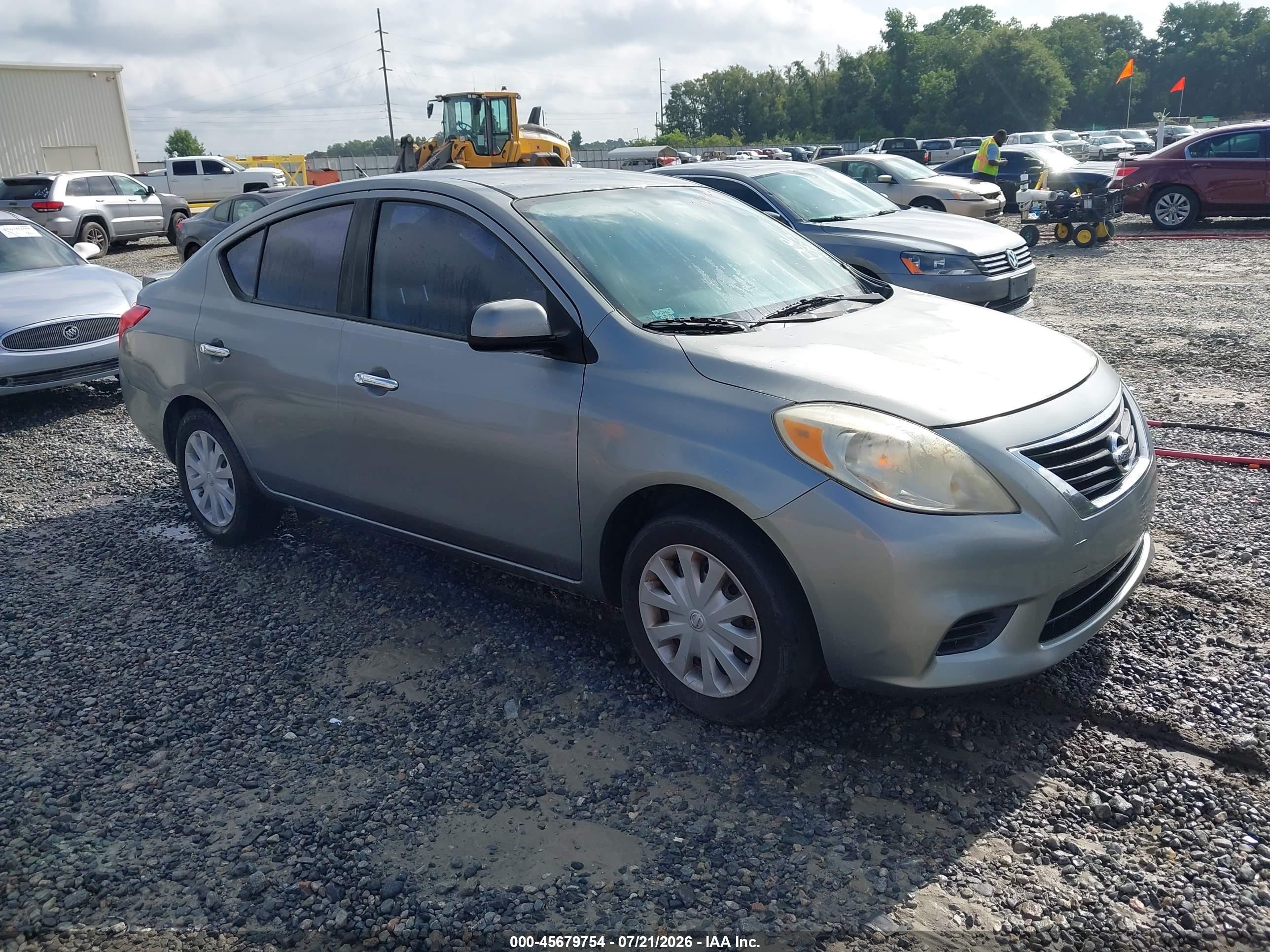 2013 Nissan Versa 1.6 Sv Серебряный vin: 3N1CN7AP6DL850844