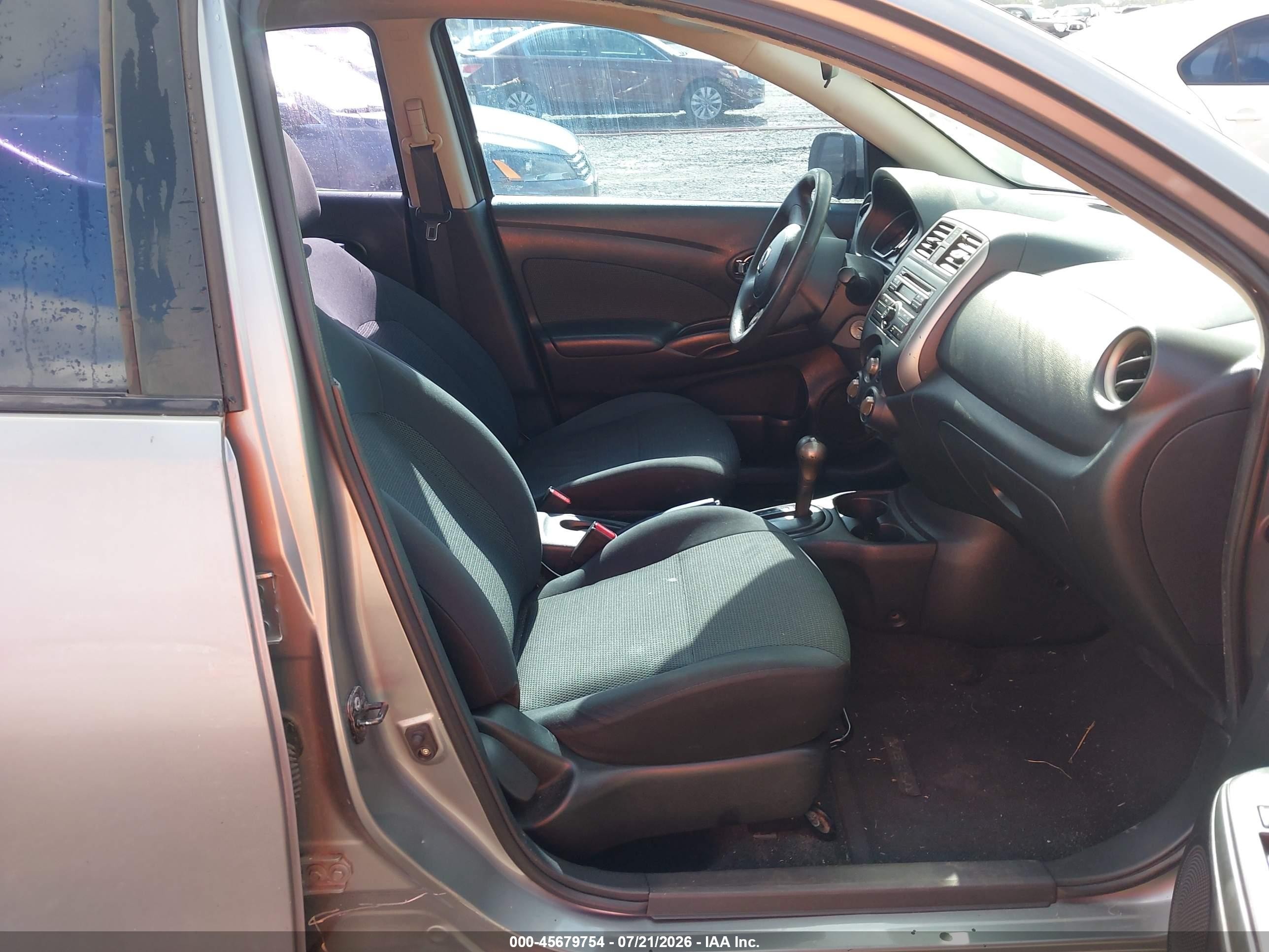 2013 Nissan Versa 1.6 Sv Silver vin: 3N1CN7AP6DL850844