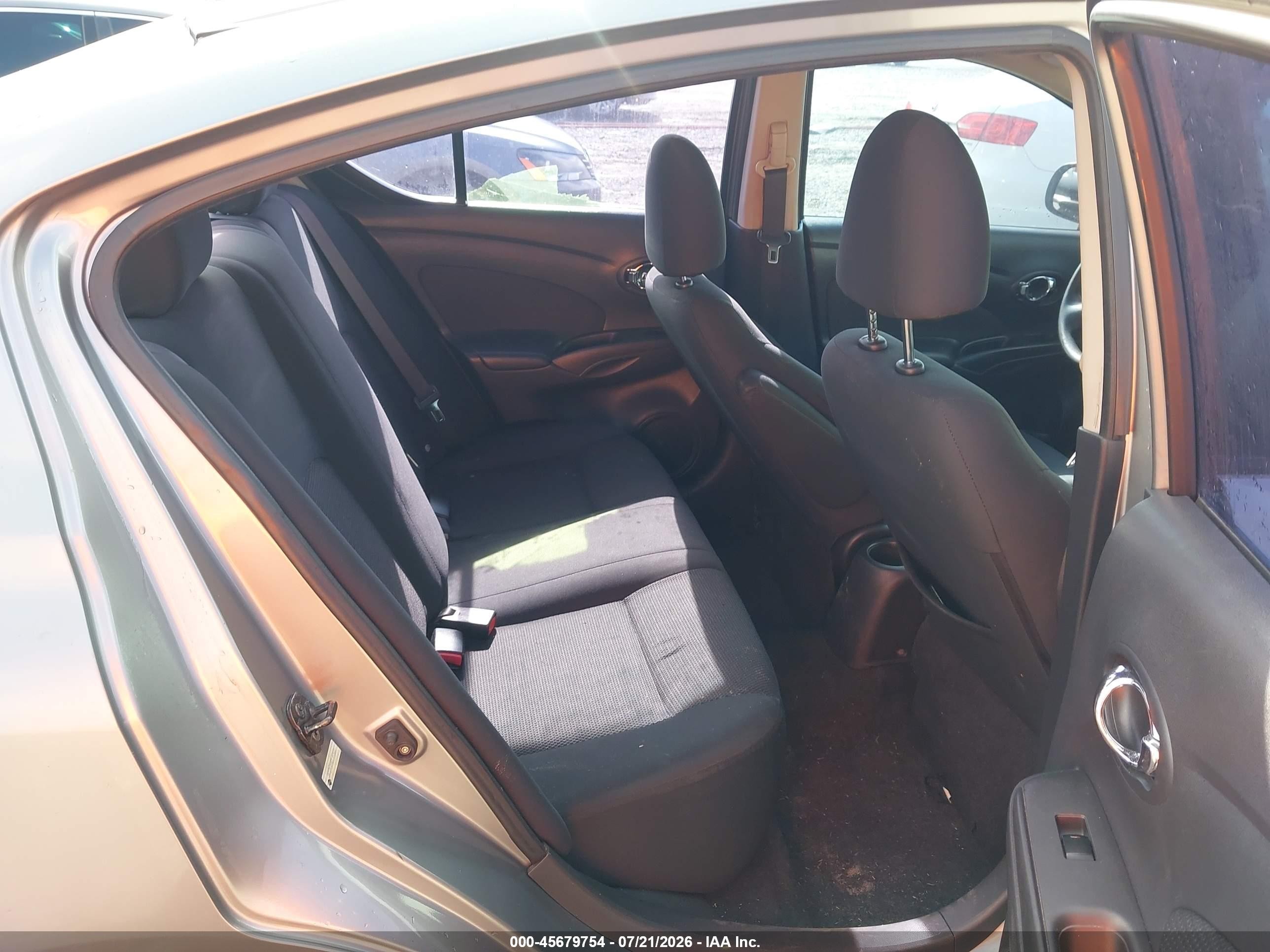 2013 Nissan Versa 1.6 Sv Silver vin: 3N1CN7AP6DL850844