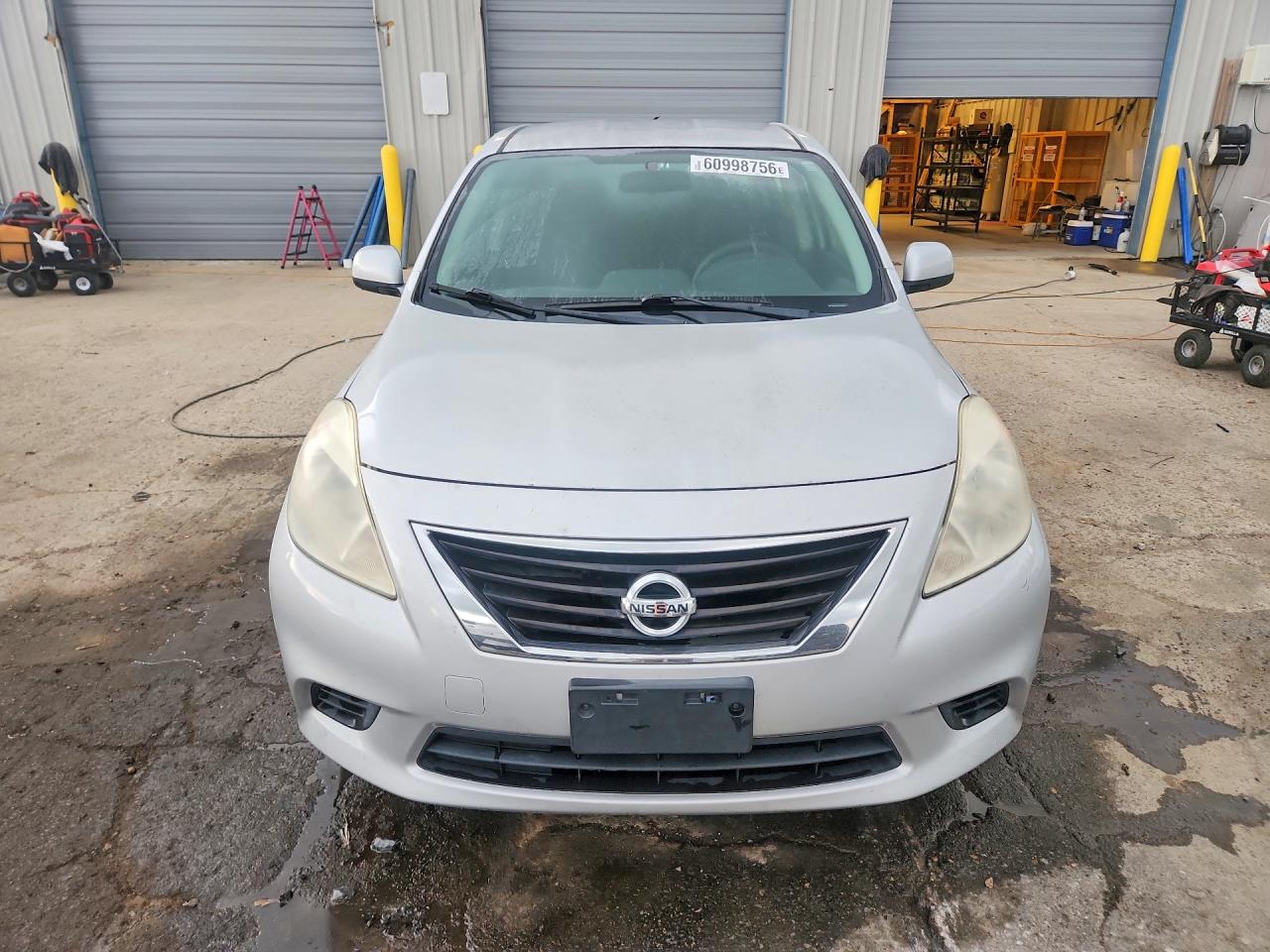 2013 Nissan Versa 1.6 S Silver vin: 3N1CN7AP6DL858989