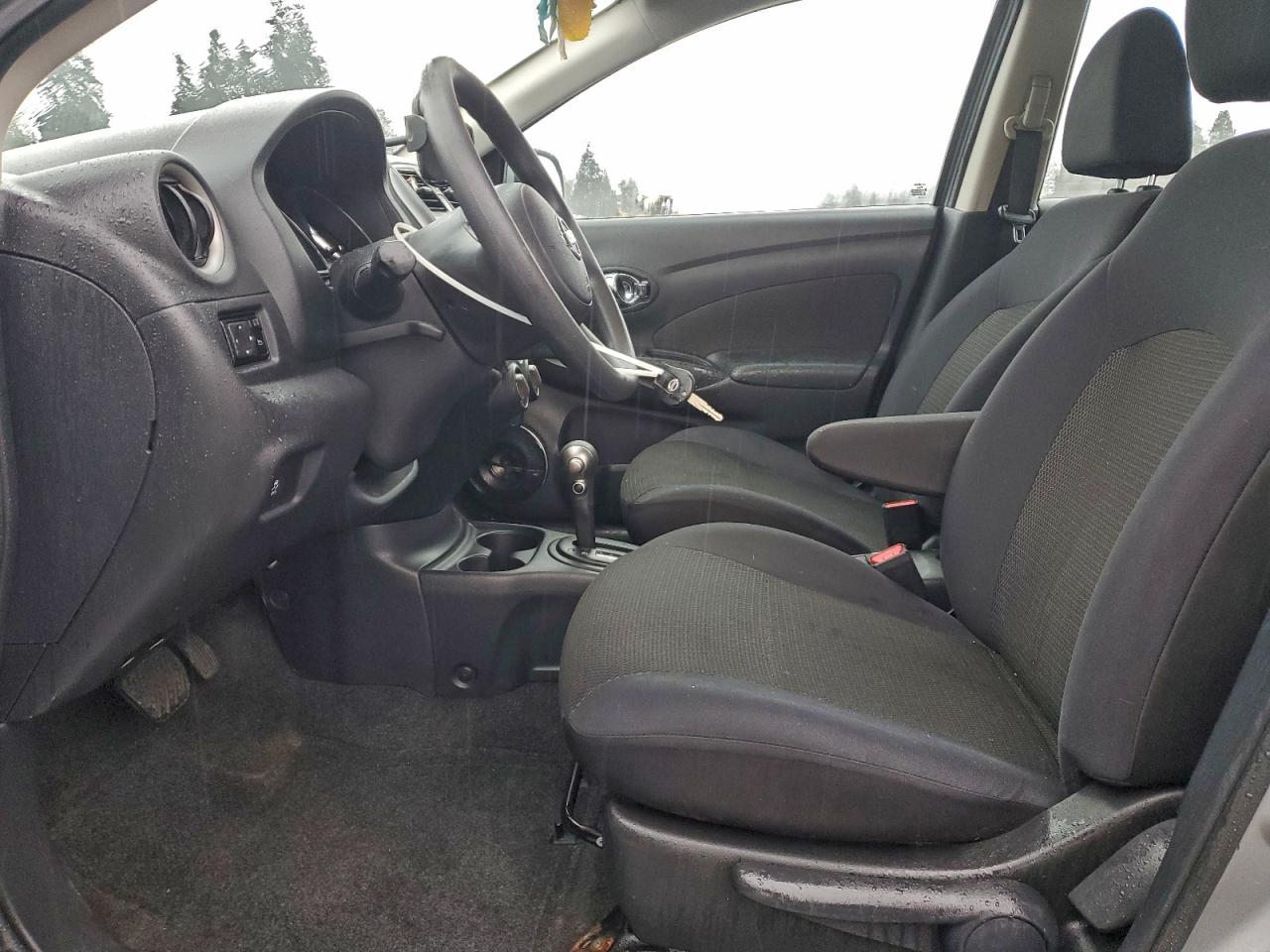 2013 Nissan Versa 1.6 S Silver vin: 3N1CN7AP6DL869121