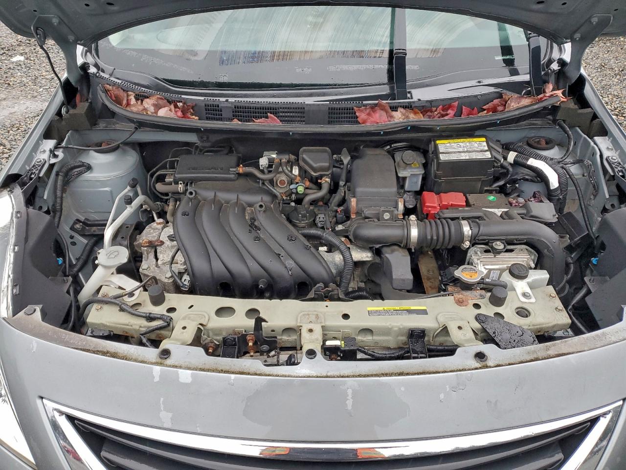 2013 Nissan Versa 1.6 S Silver vin: 3N1CN7AP6DL869121