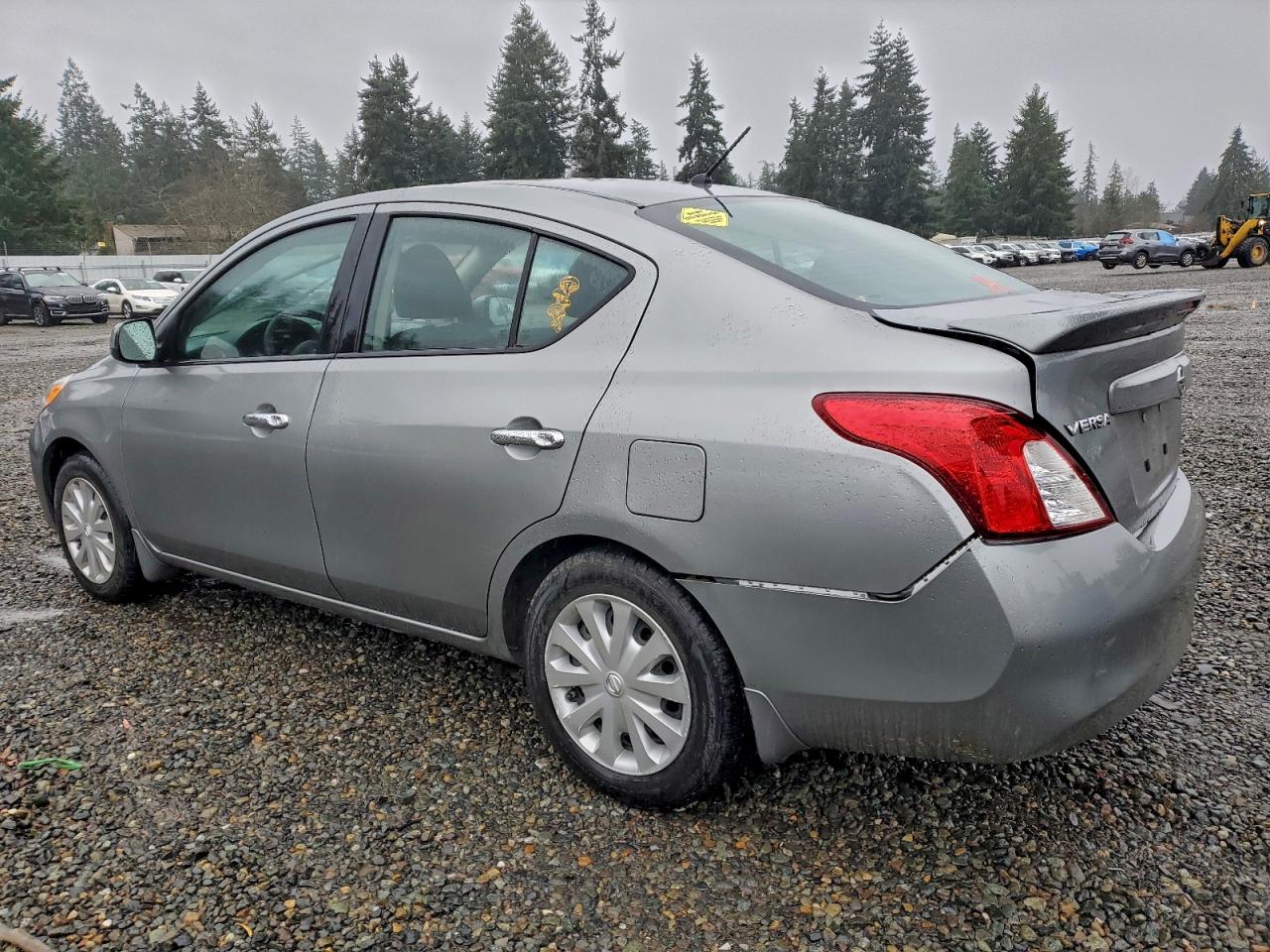2013 Nissan Versa 1.6 S Silver vin: 3N1CN7AP6DL869121