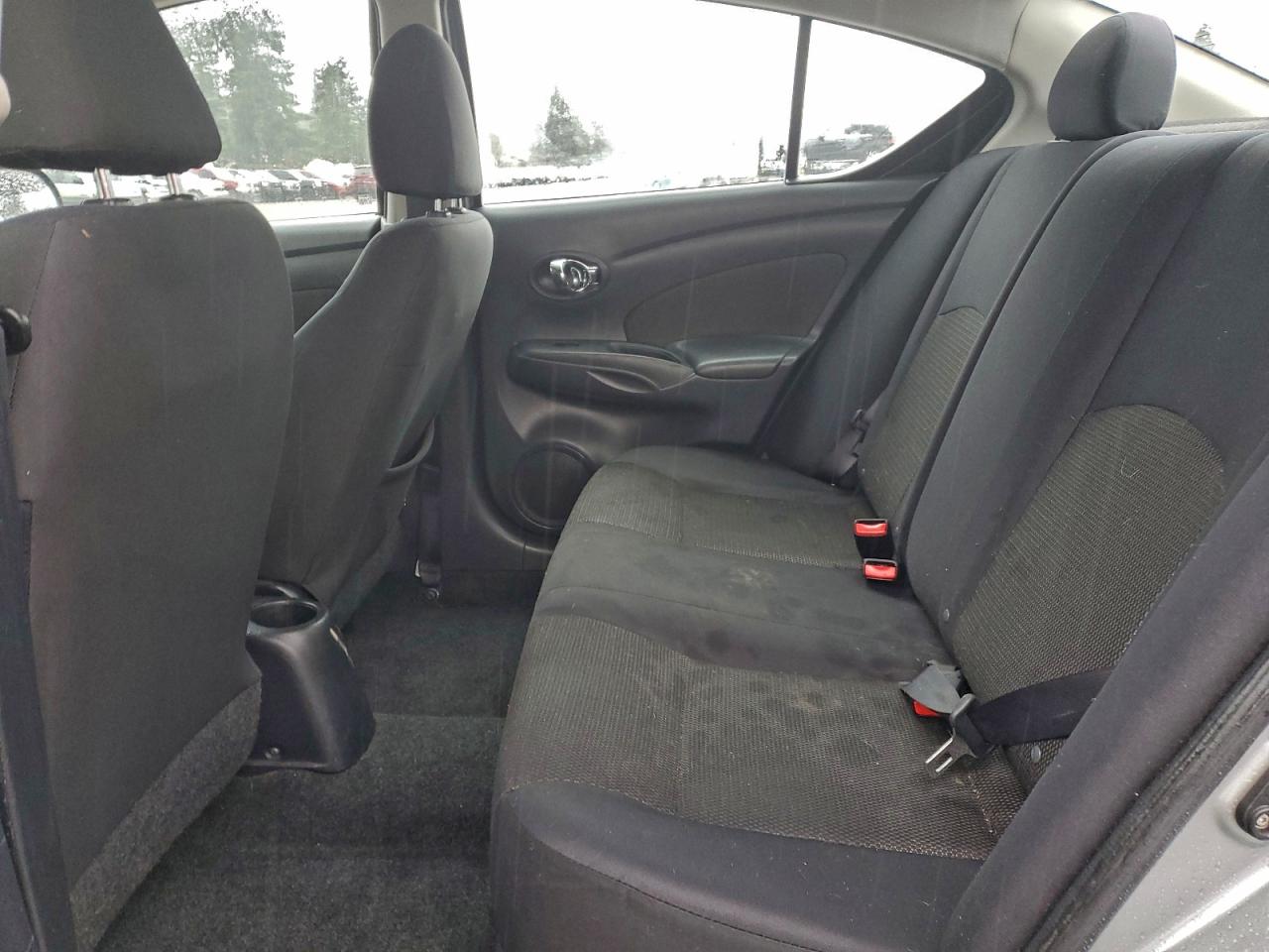 2013 Nissan Versa 1.6 S Silver vin: 3N1CN7AP6DL869121