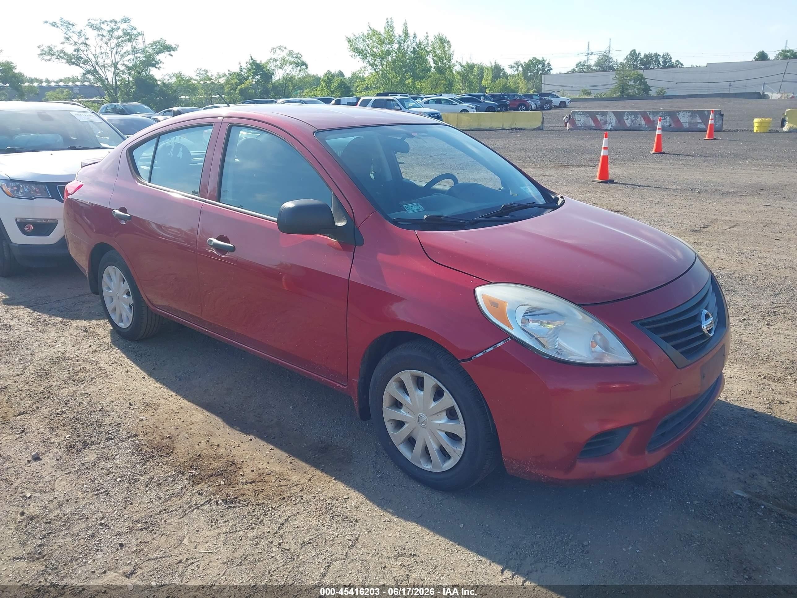 2013 Nissan Versa 1.6 S+ Red vin: 3N1CN7AP6DL873749