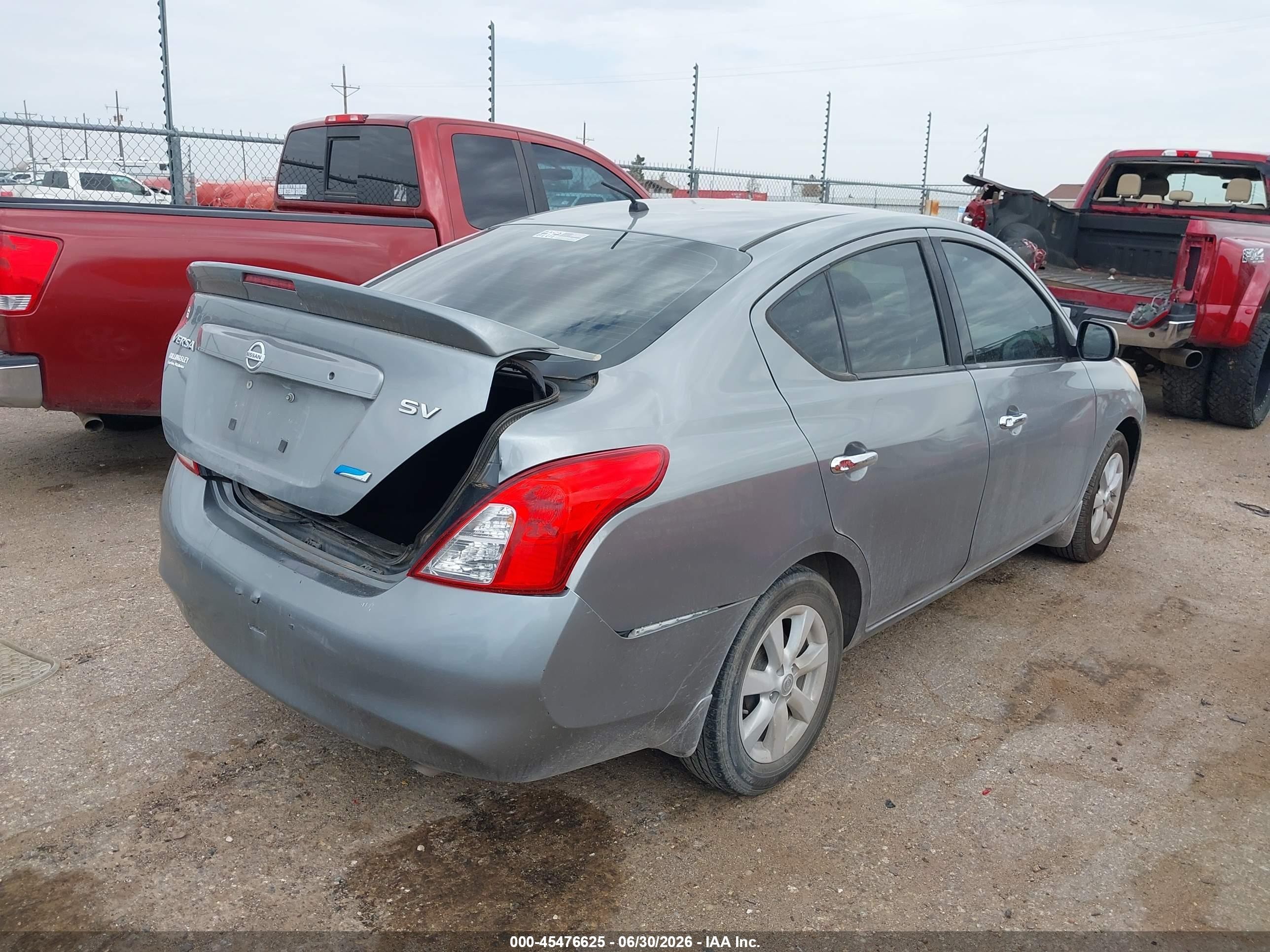 2014 Nissan Versa 1.6 Sv Silver vin: 3N1CN7AP6EL803783