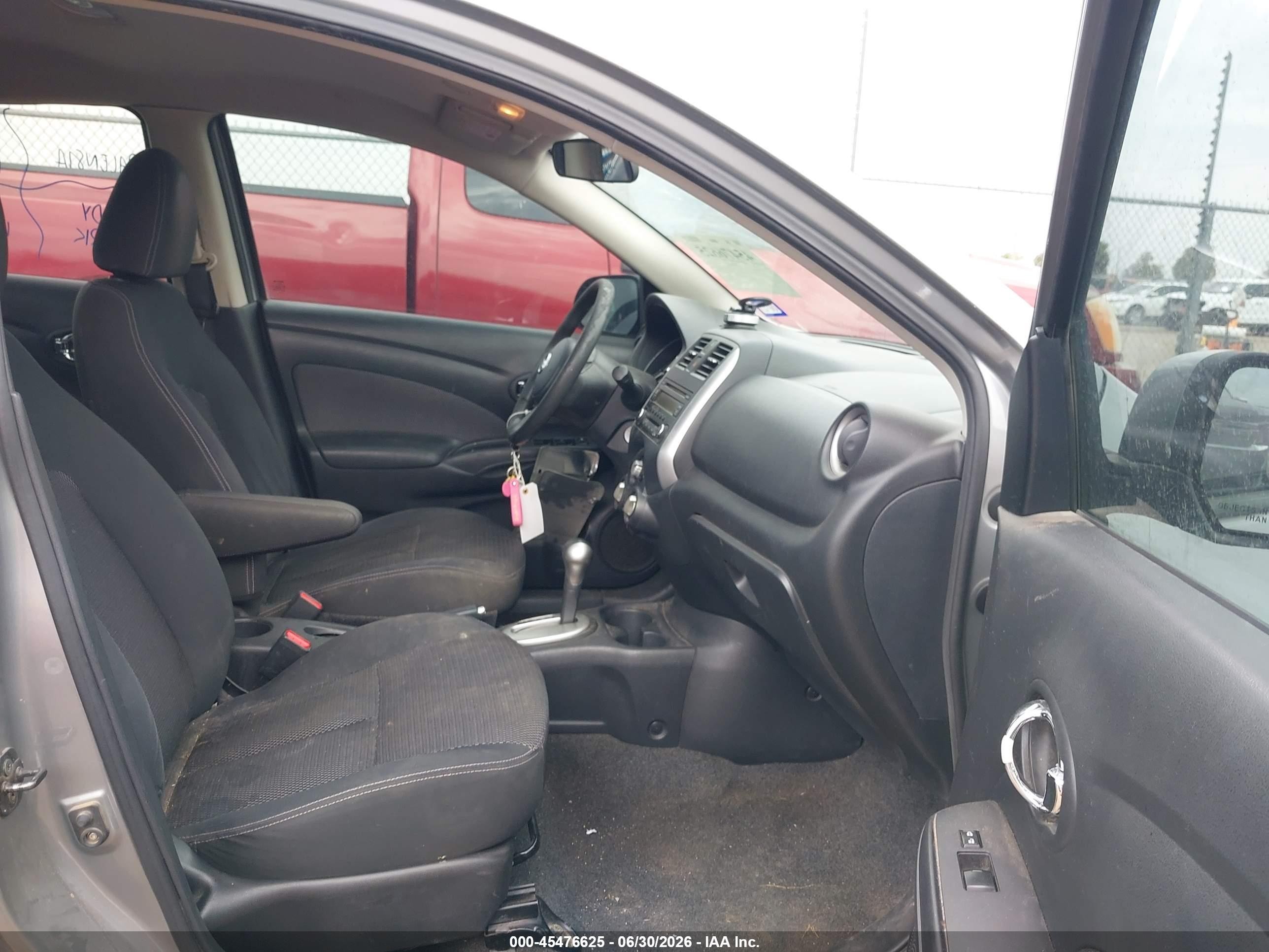 2014 Nissan Versa 1.6 Sv Silver vin: 3N1CN7AP6EL803783