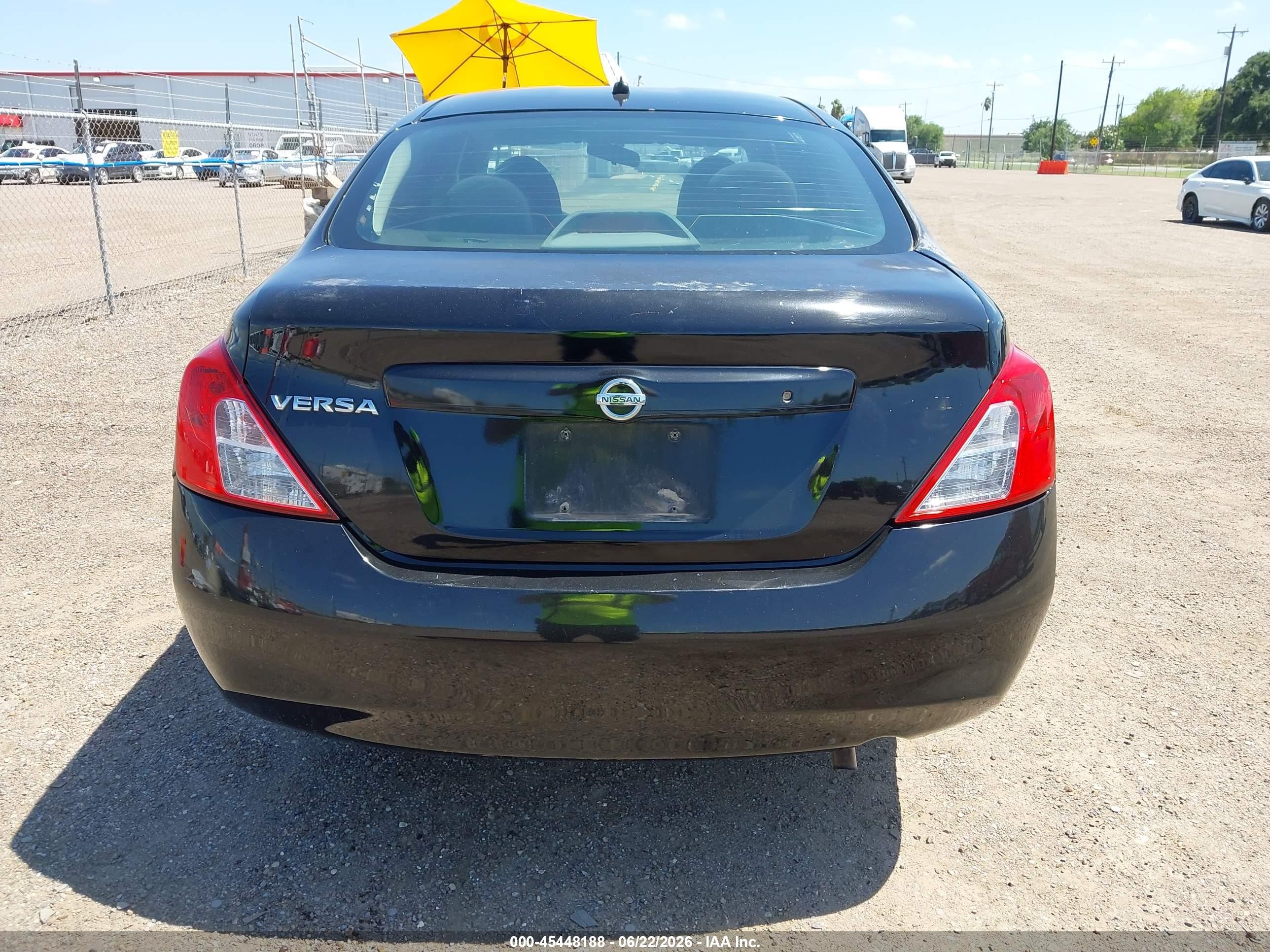 2014 Nissan Versa 1.6 S Black vin: 3N1CN7AP6EL845306