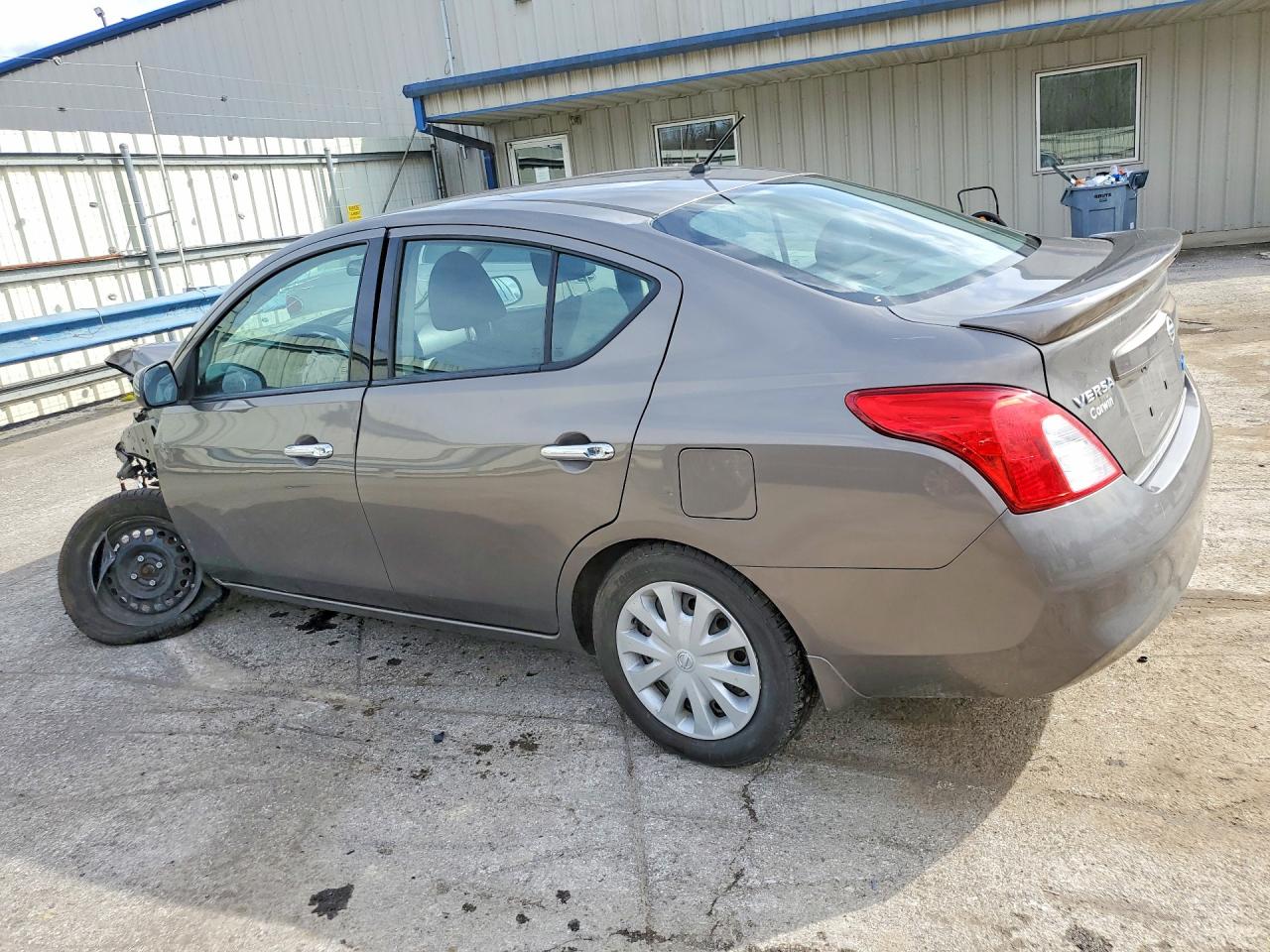 2014 Nissan Versa 1.6 Sv Gray vin: 3N1CN7AP6EL852658