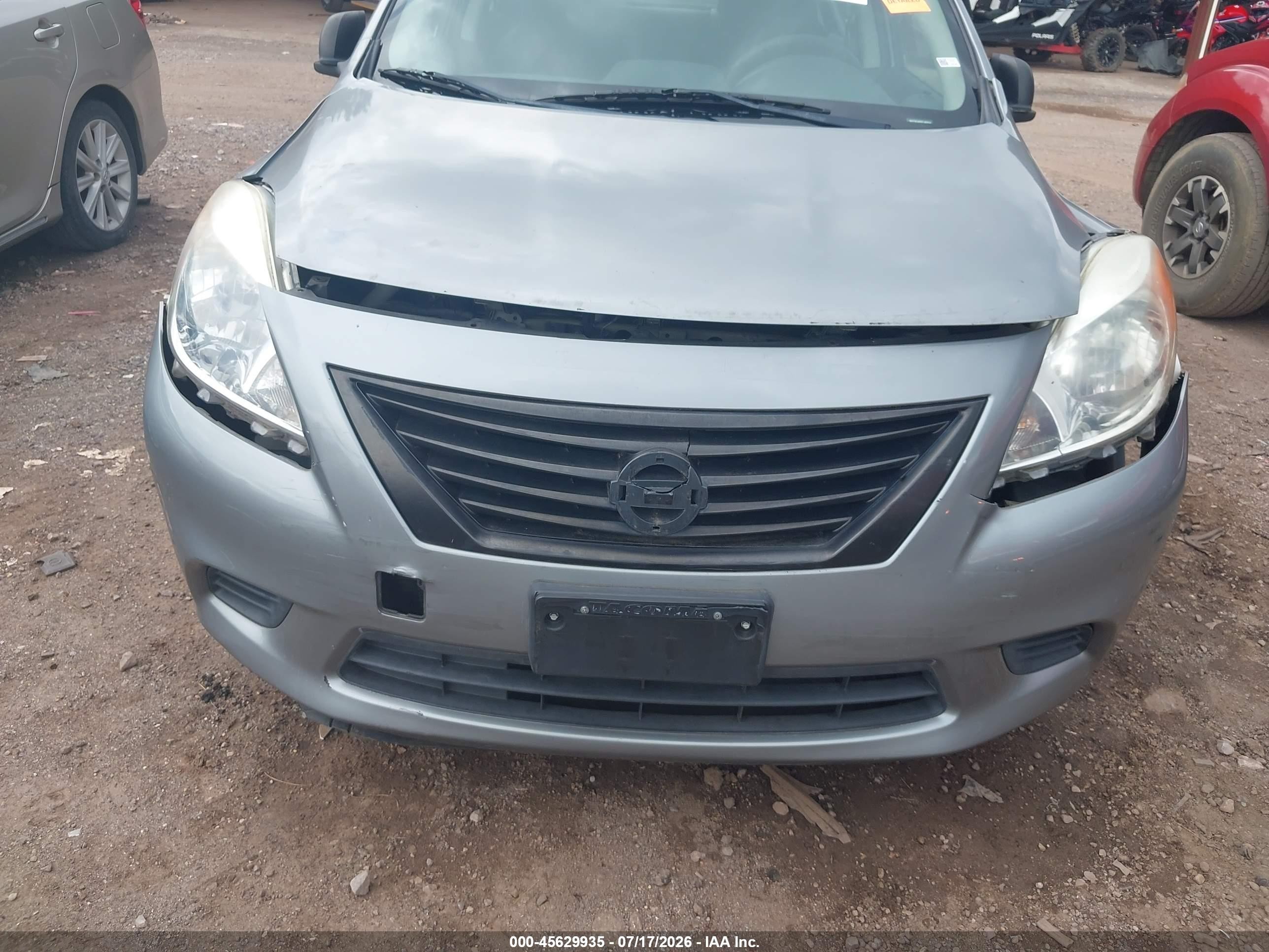 2014 Nissan Versa 1.6 S+ Silver vin: 3N1CN7AP6EL860520