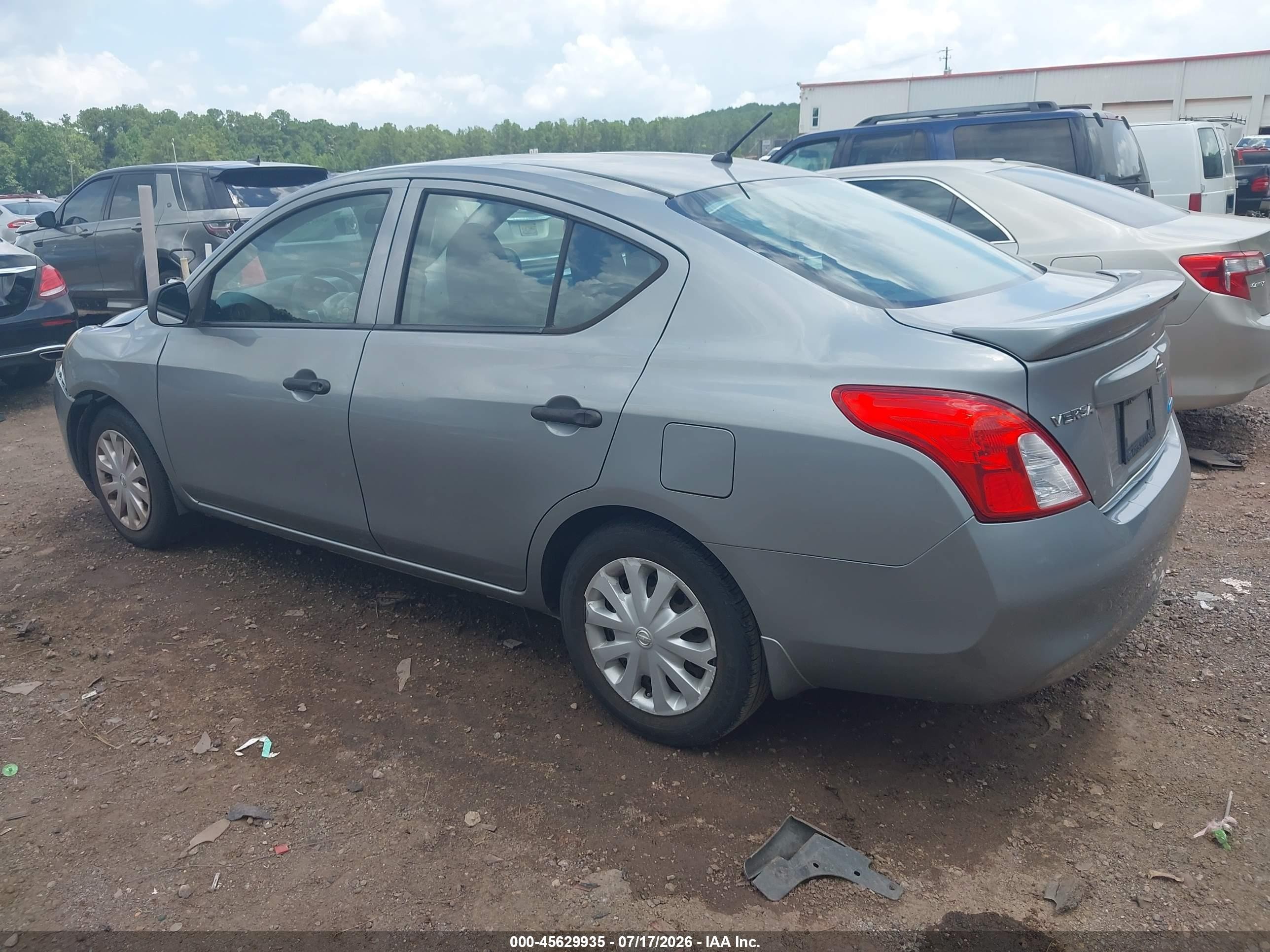 2014 Nissan Versa 1.6 S+ Silver vin: 3N1CN7AP6EL860520