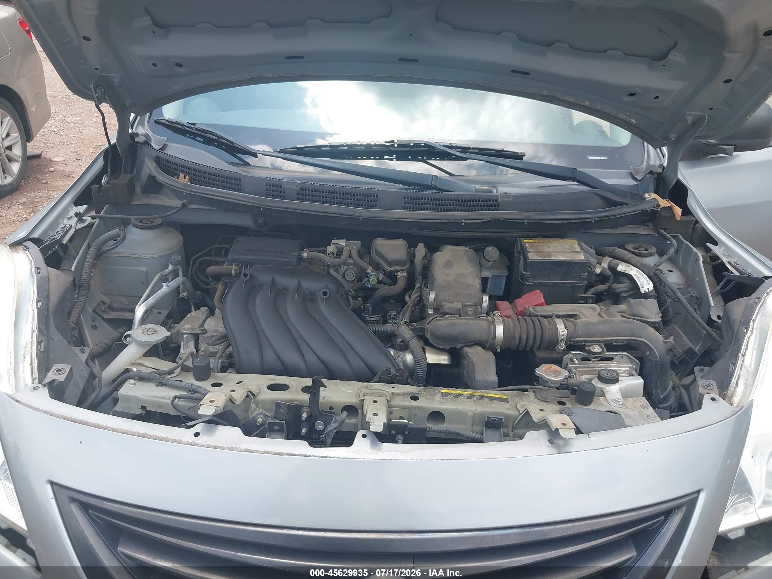 2014 Nissan Versa 1.6 S+ Silver vin: 3N1CN7AP6EL860520