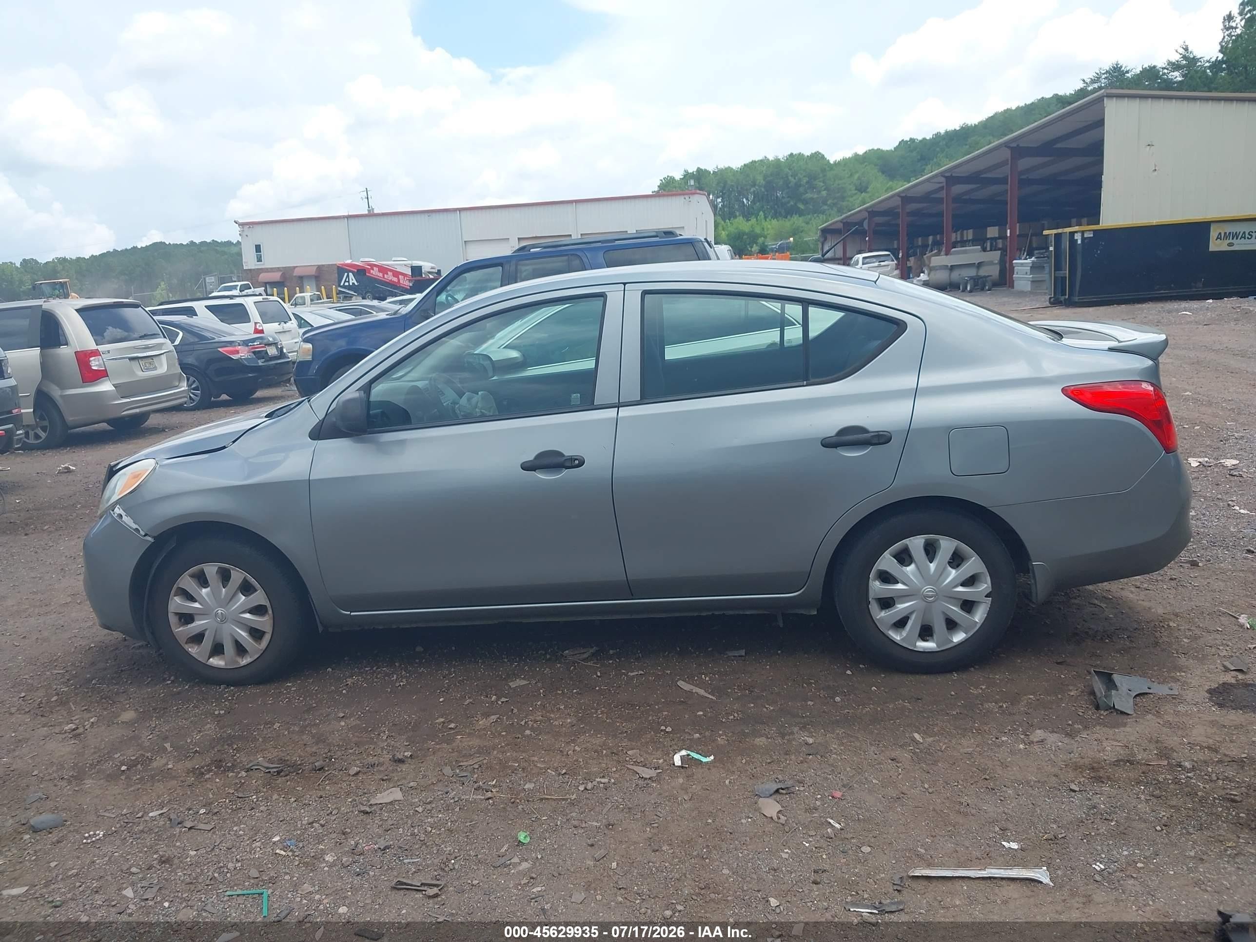 2014 Nissan Versa 1.6 S+ Silver vin: 3N1CN7AP6EL860520