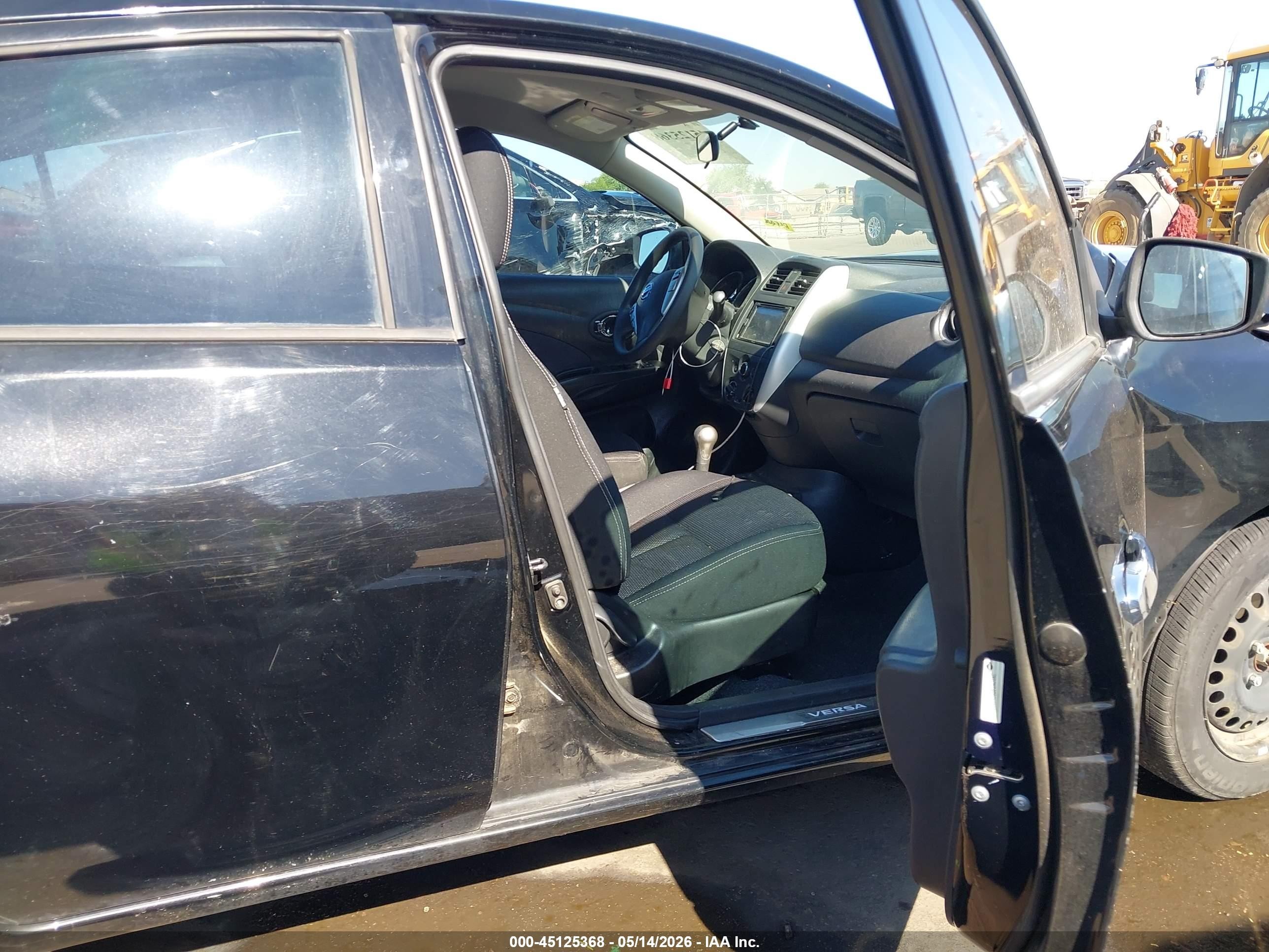 2015 Nissan Versa 1.6 Sv Черный vin: 3N1CN7AP6FL811335