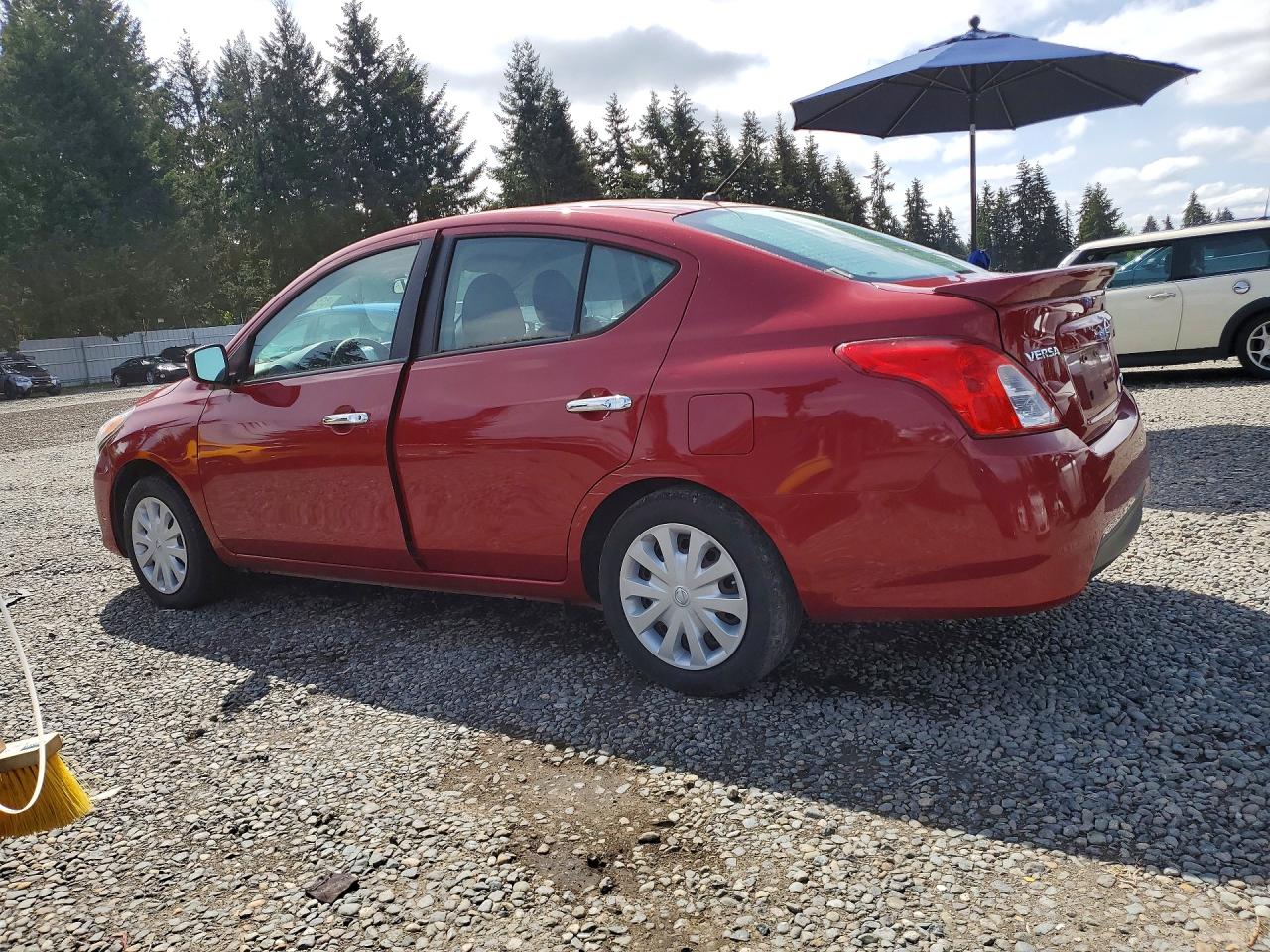 2015 Nissan Versa 1.6 Sv Maroon vin: 3N1CN7AP6FL812971