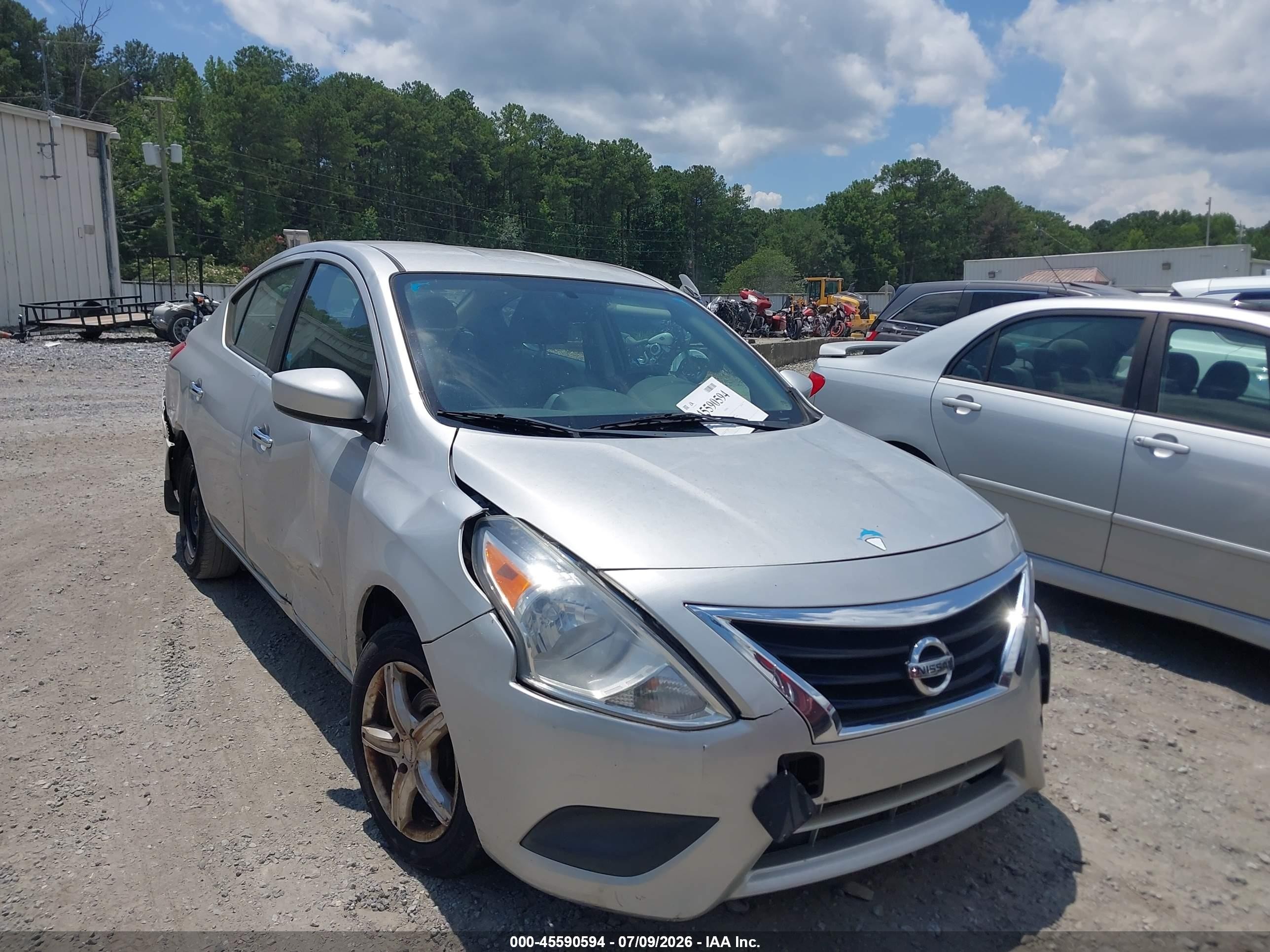 2015 Nissan Versa 1.6 Sv Серебряный vin: 3N1CN7AP6FL825641