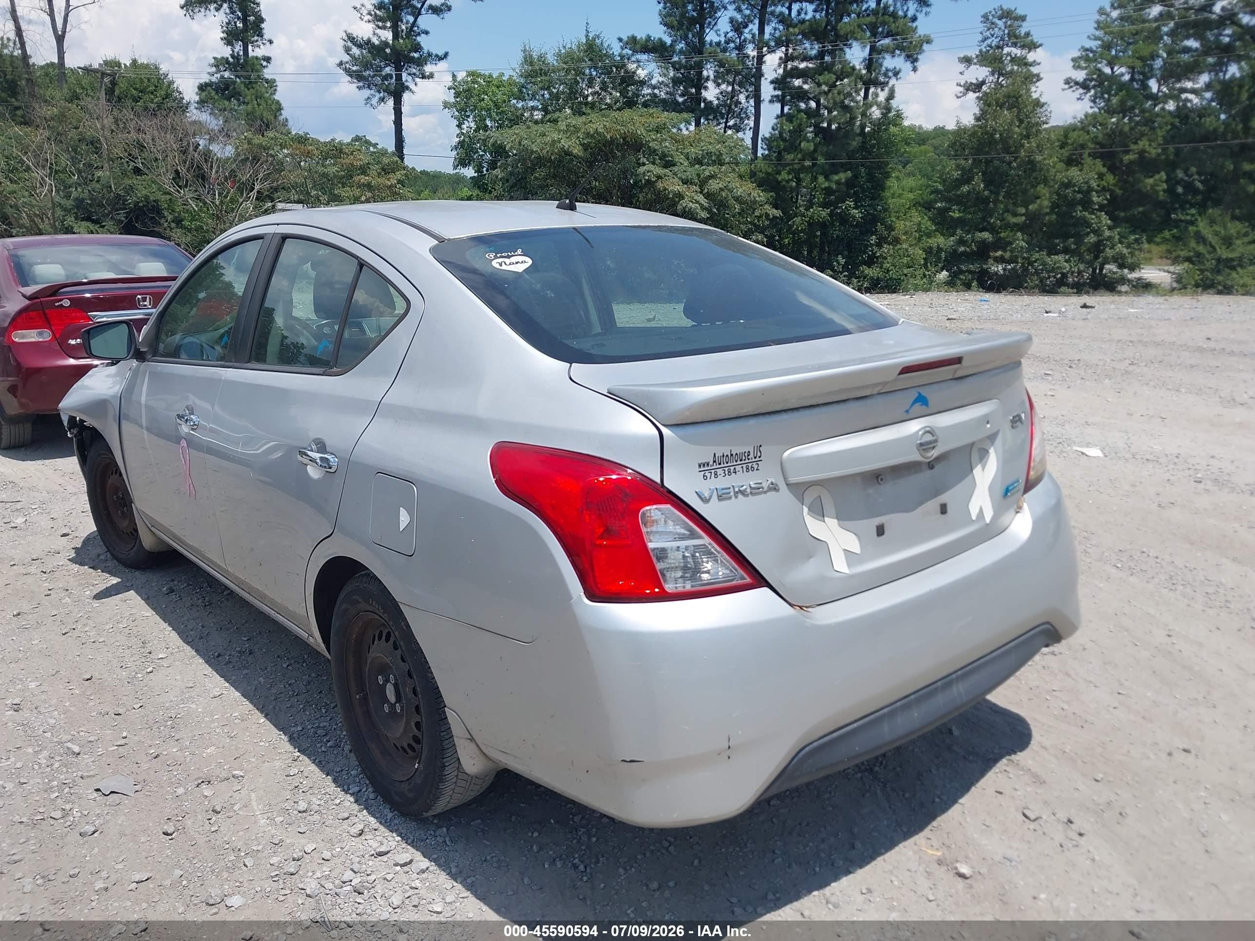 2015 Nissan Versa 1.6 Sv Серебряный vin: 3N1CN7AP6FL825641