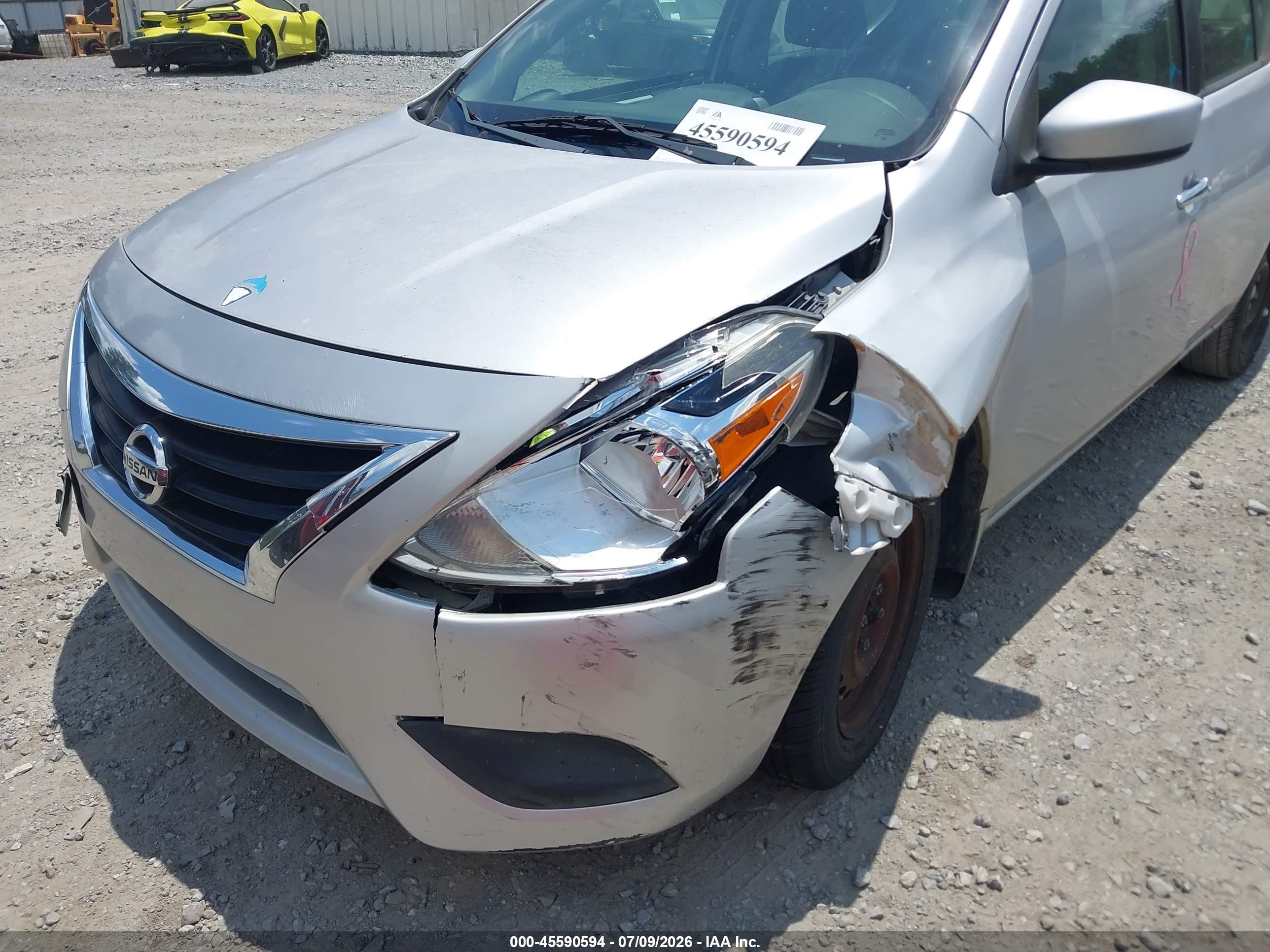 2015 Nissan Versa 1.6 Sv Серебряный vin: 3N1CN7AP6FL825641