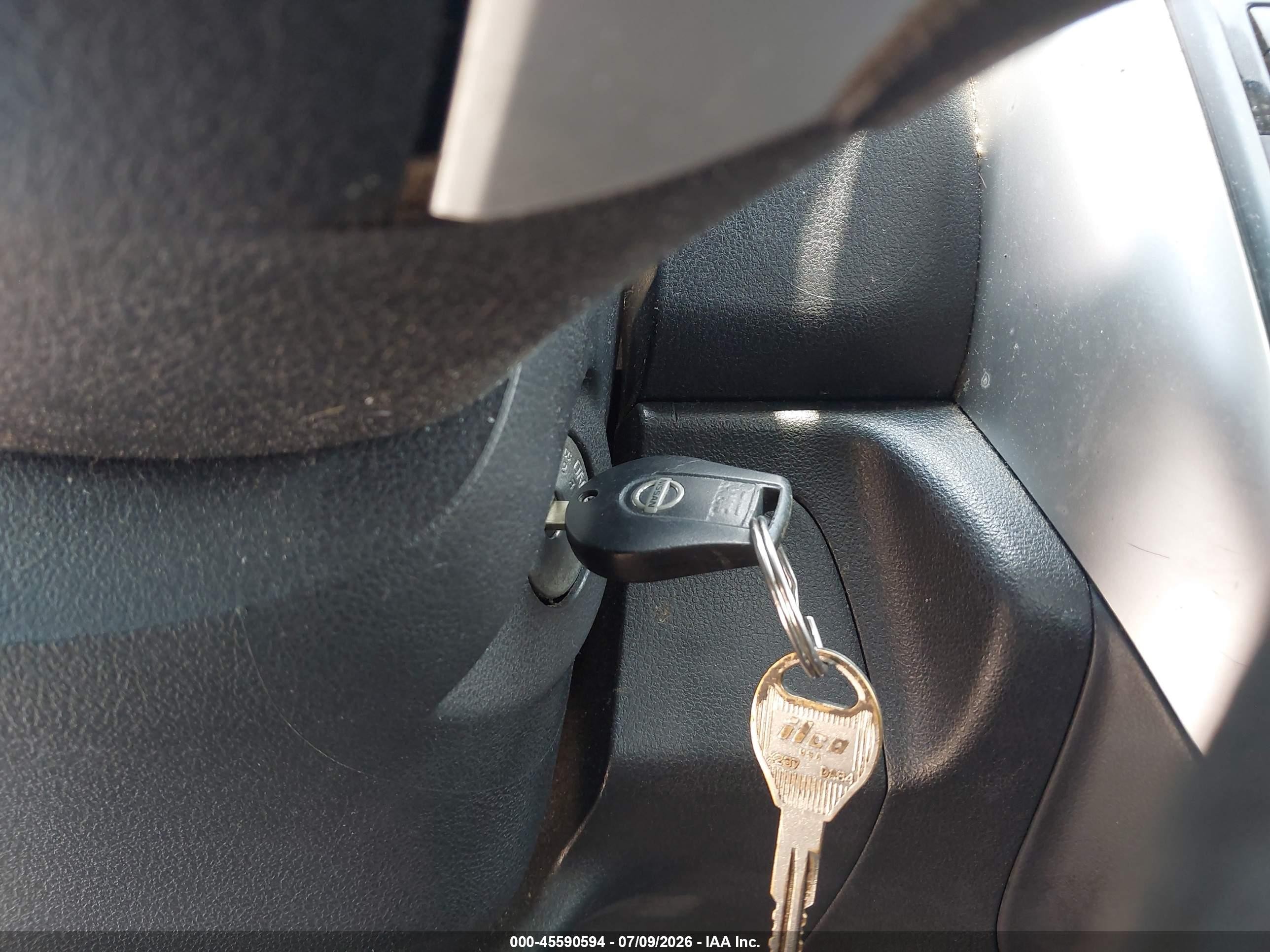2015 Nissan Versa 1.6 Sv Серебряный vin: 3N1CN7AP6FL825641