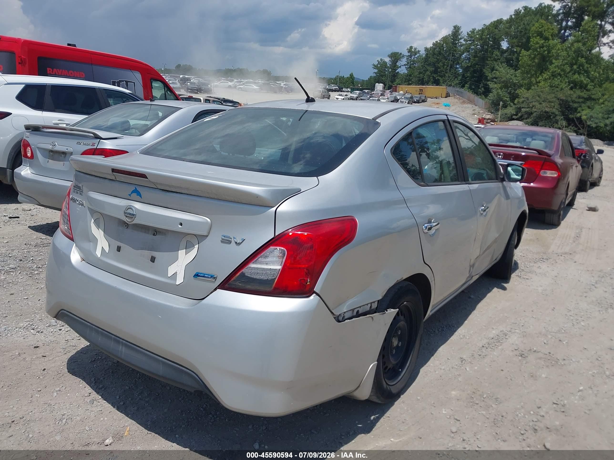 2015 Nissan Versa 1.6 Sv Серебряный vin: 3N1CN7AP6FL825641