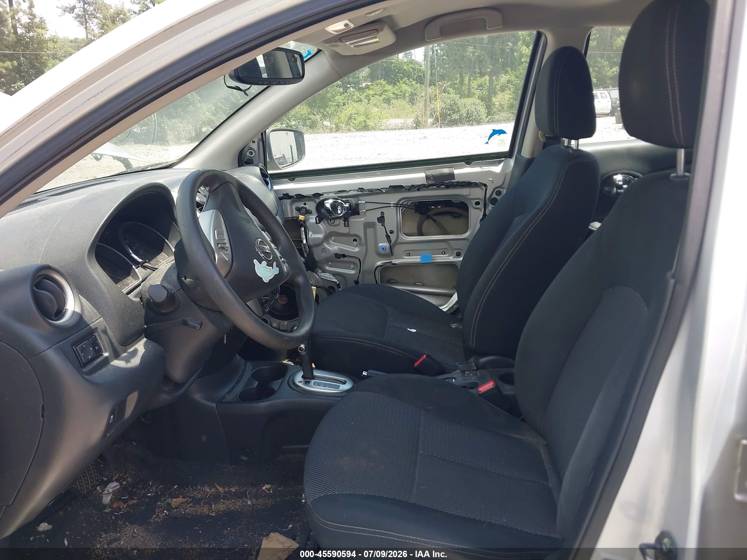 2015 Nissan Versa 1.6 Sv Серебряный vin: 3N1CN7AP6FL825641