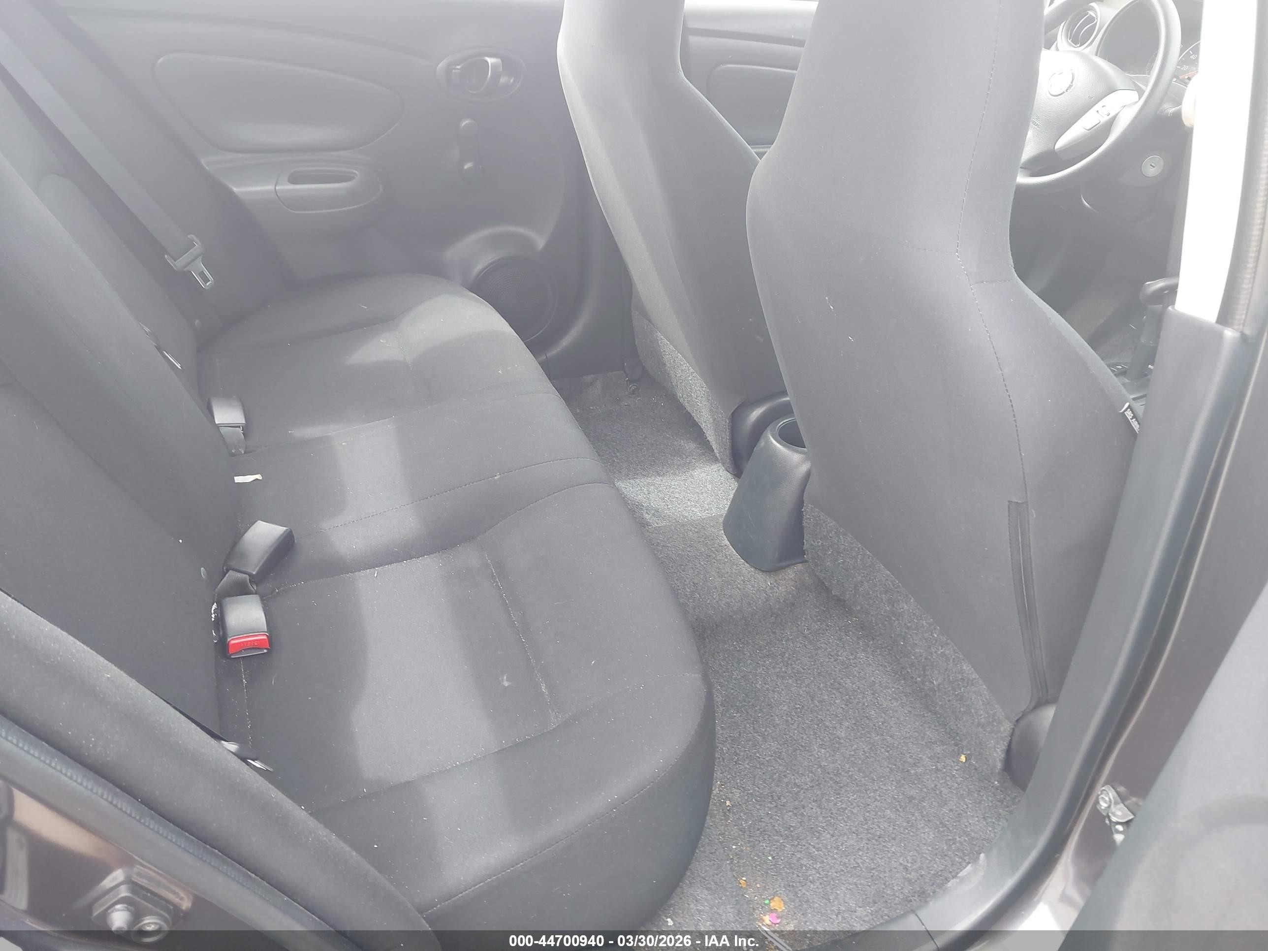 2015 Nissan Versa 1.6 S+ Серый vin: 3N1CN7AP6FL827471