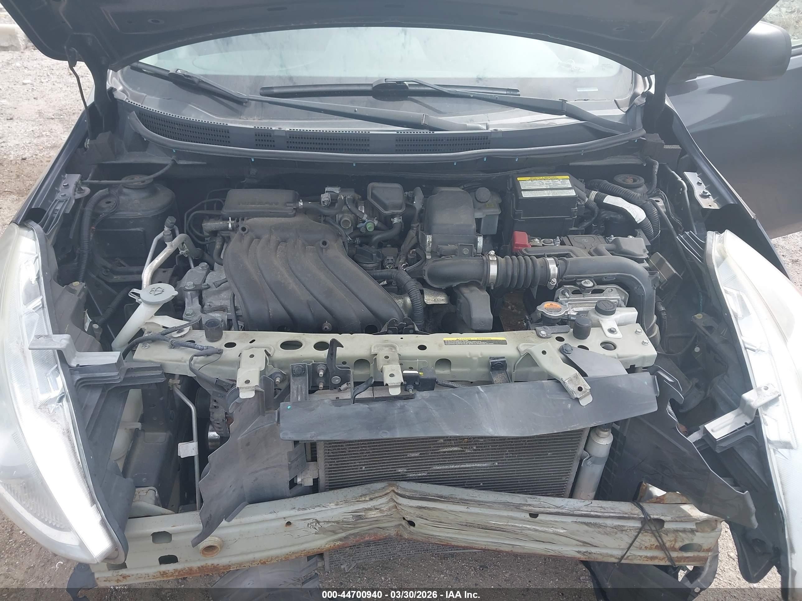 2015 Nissan Versa 1.6 S+ Серый vin: 3N1CN7AP6FL827471