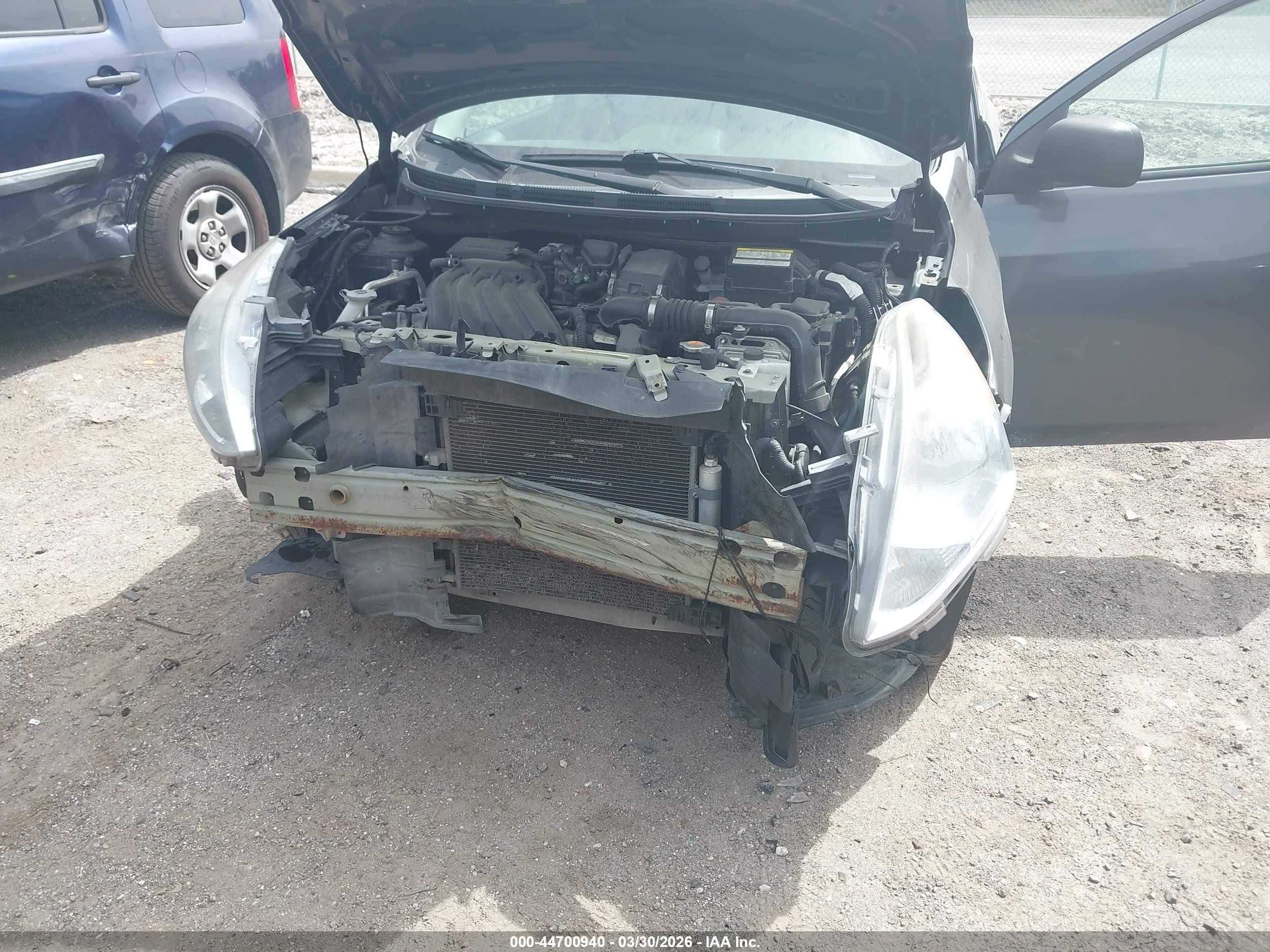 2015 Nissan Versa 1.6 S+ Серый vin: 3N1CN7AP6FL827471