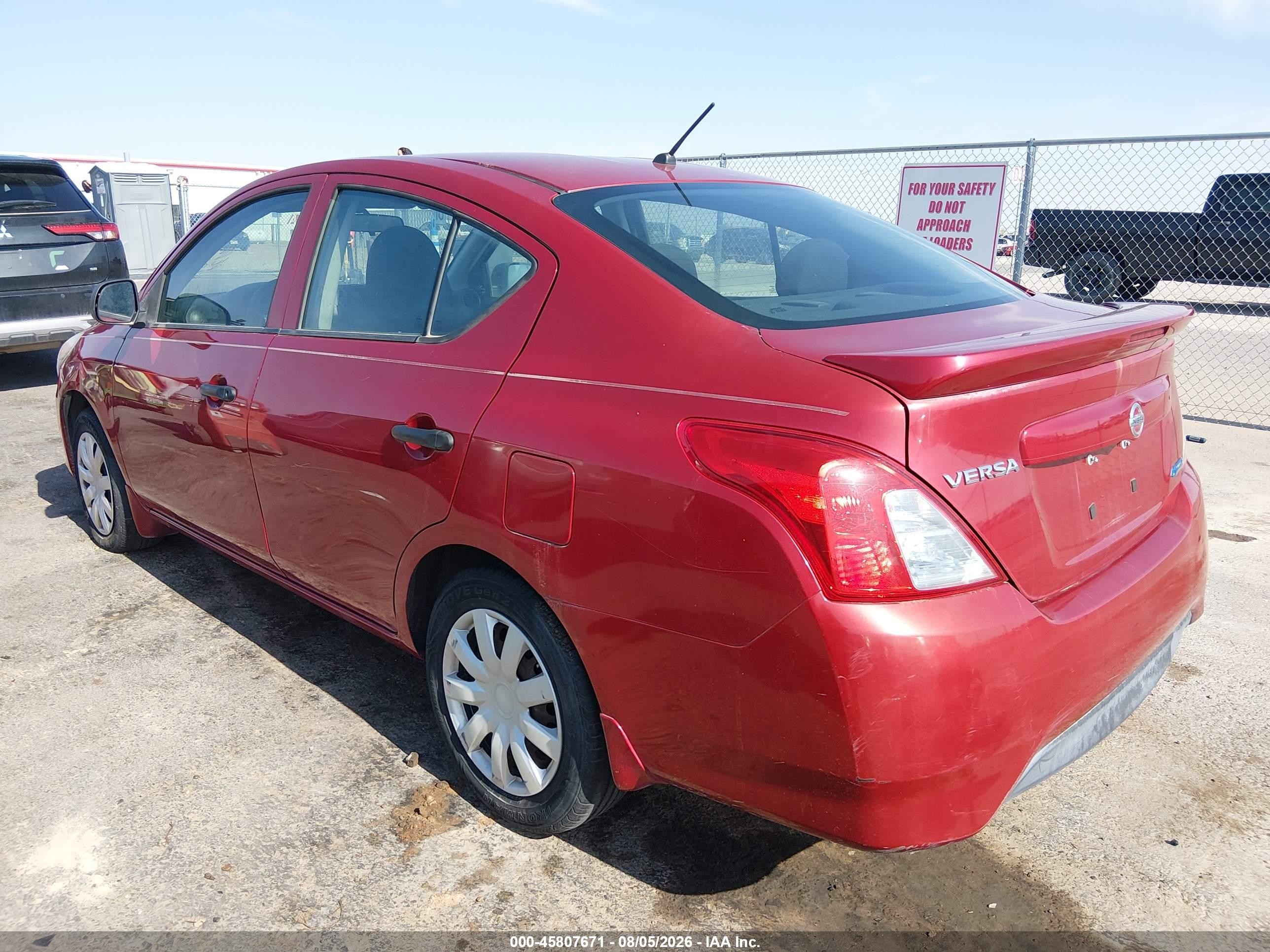 2015 Nissan Versa 1.6 S+ Burgundy vin: 3N1CN7AP6FL885970
