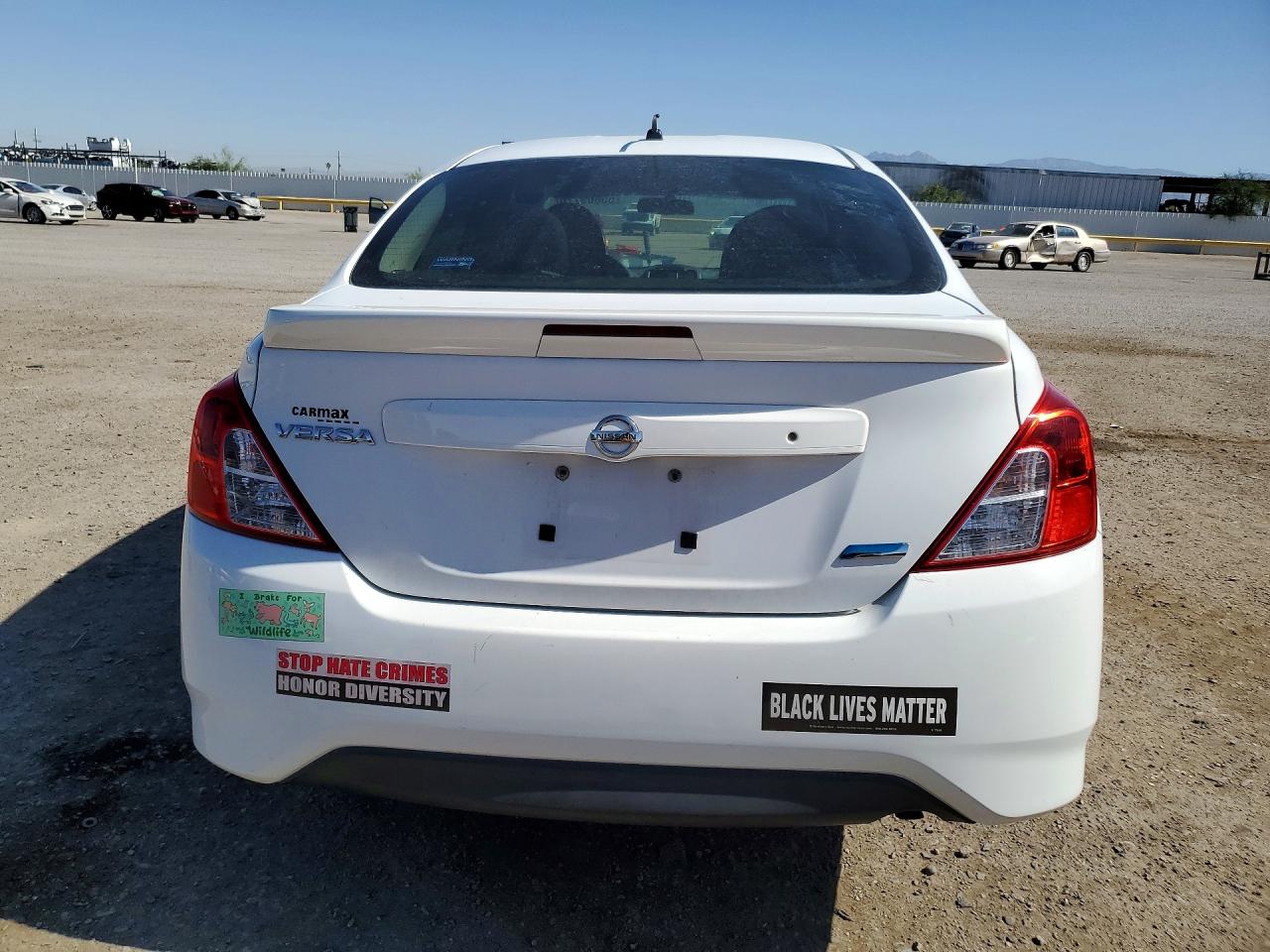 2015 Nissan Versa 1.6 S Plus White vin: 3N1CN7AP6FL890568