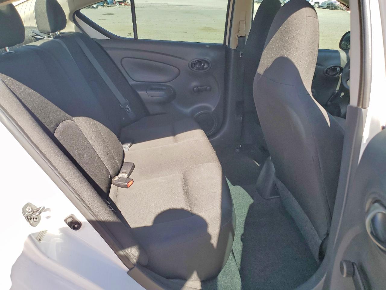 2015 Nissan Versa 1.6 S Plus White vin: 3N1CN7AP6FL890568