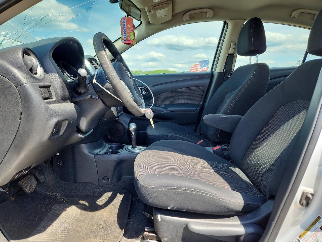 2015 Nissan Versa 1.6 Sv Серебряный vin: 3N1CN7AP6FL896127
