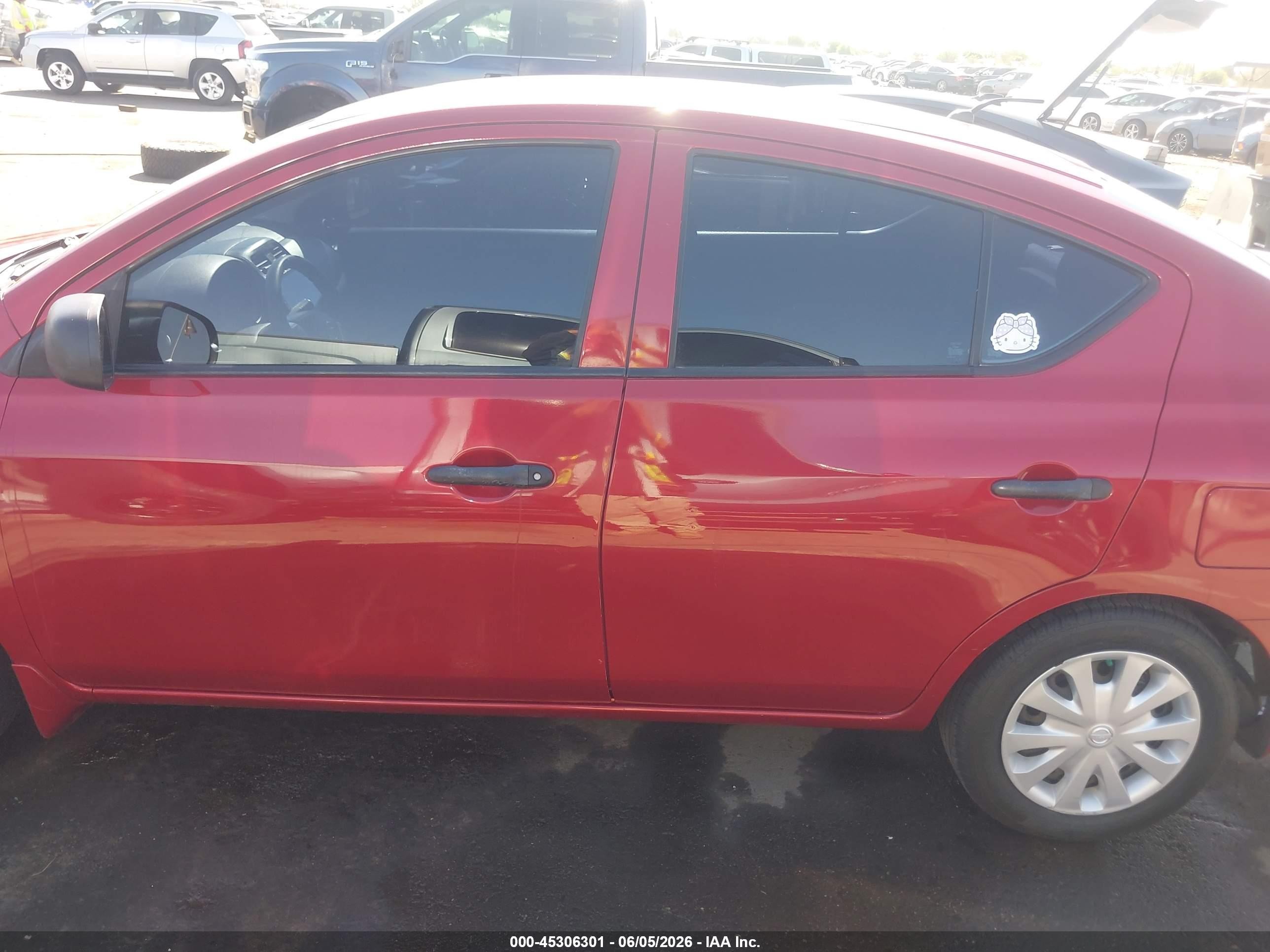 2015 Nissan Versa 1.6 S+ Красный vin: 3N1CN7AP6FL905084