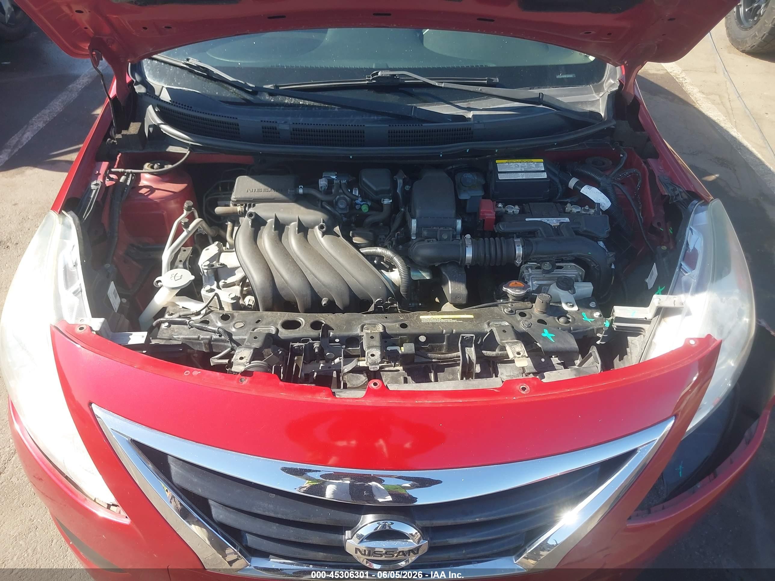 2015 Nissan Versa 1.6 S+ Красный vin: 3N1CN7AP6FL905084