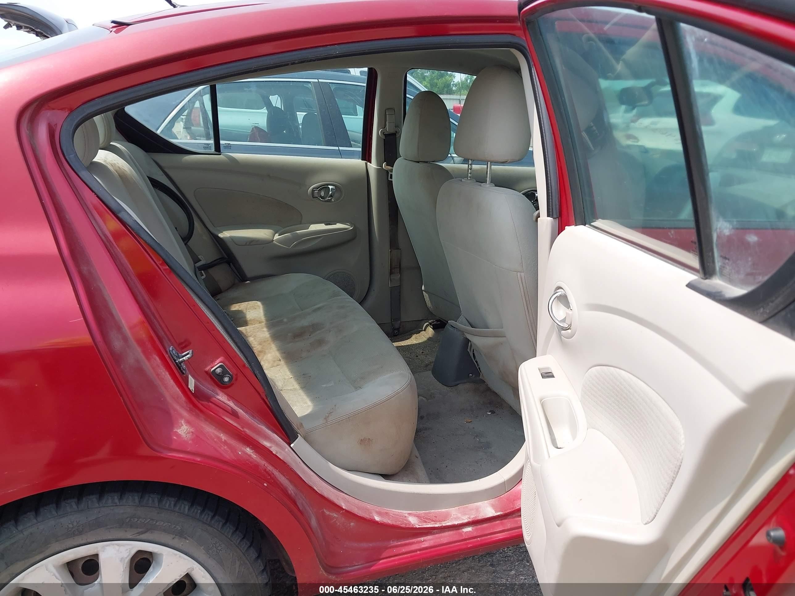 2015 Nissan Versa 1.6 Sv Burgundy vin: 3N1CN7AP6FL930728