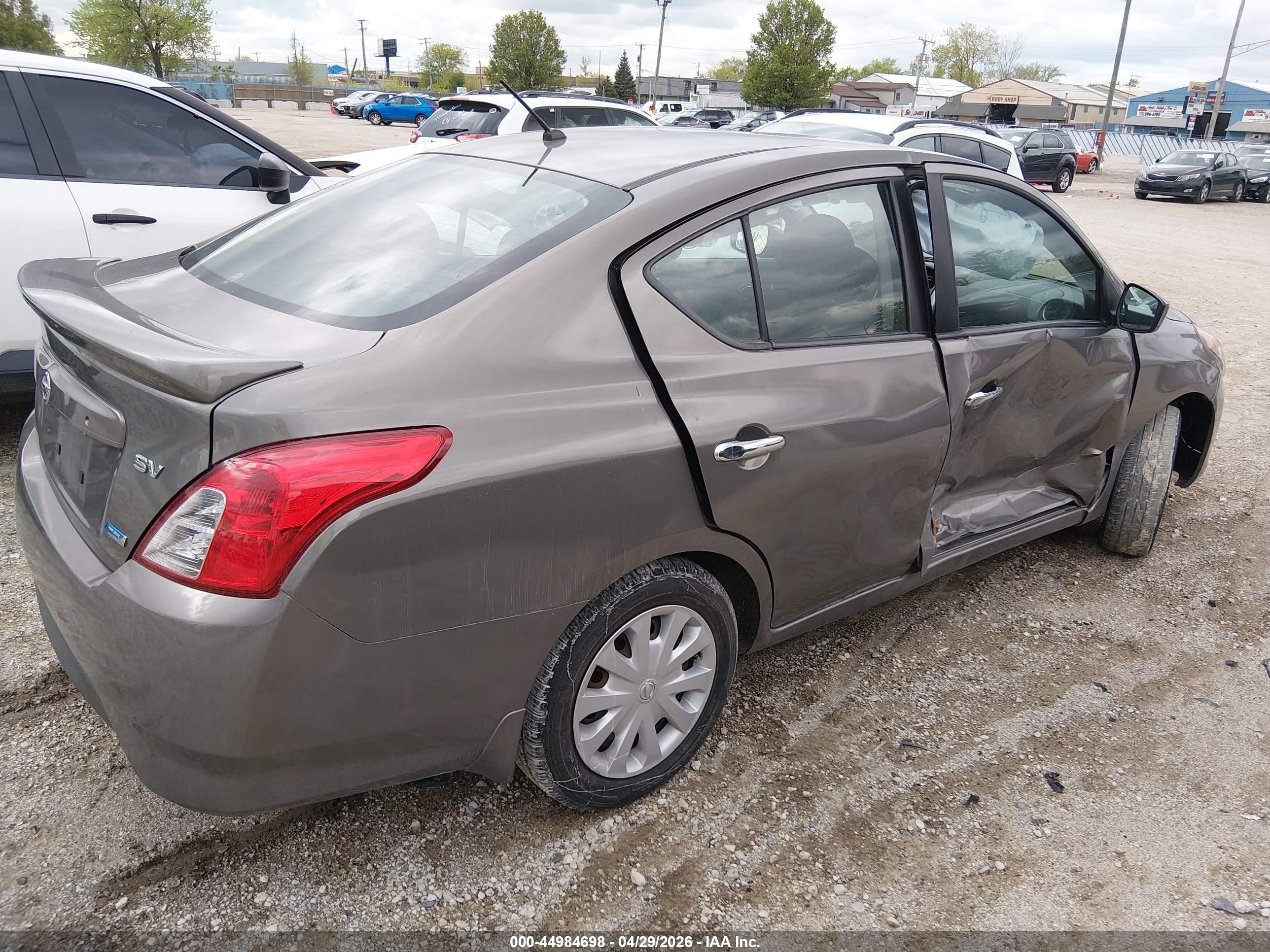 2015 Nissan Versa 1.6 Sv Champagne vin: 3N1CN7AP6FL951272