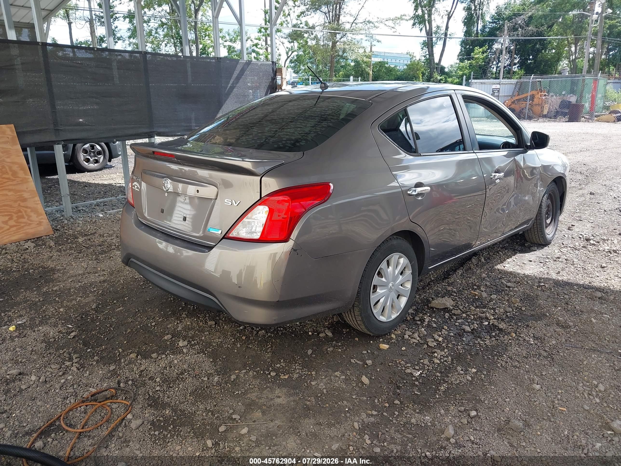 2015 Nissan Versa 1.6 Sv Brown vin: 3N1CN7AP6FL954849