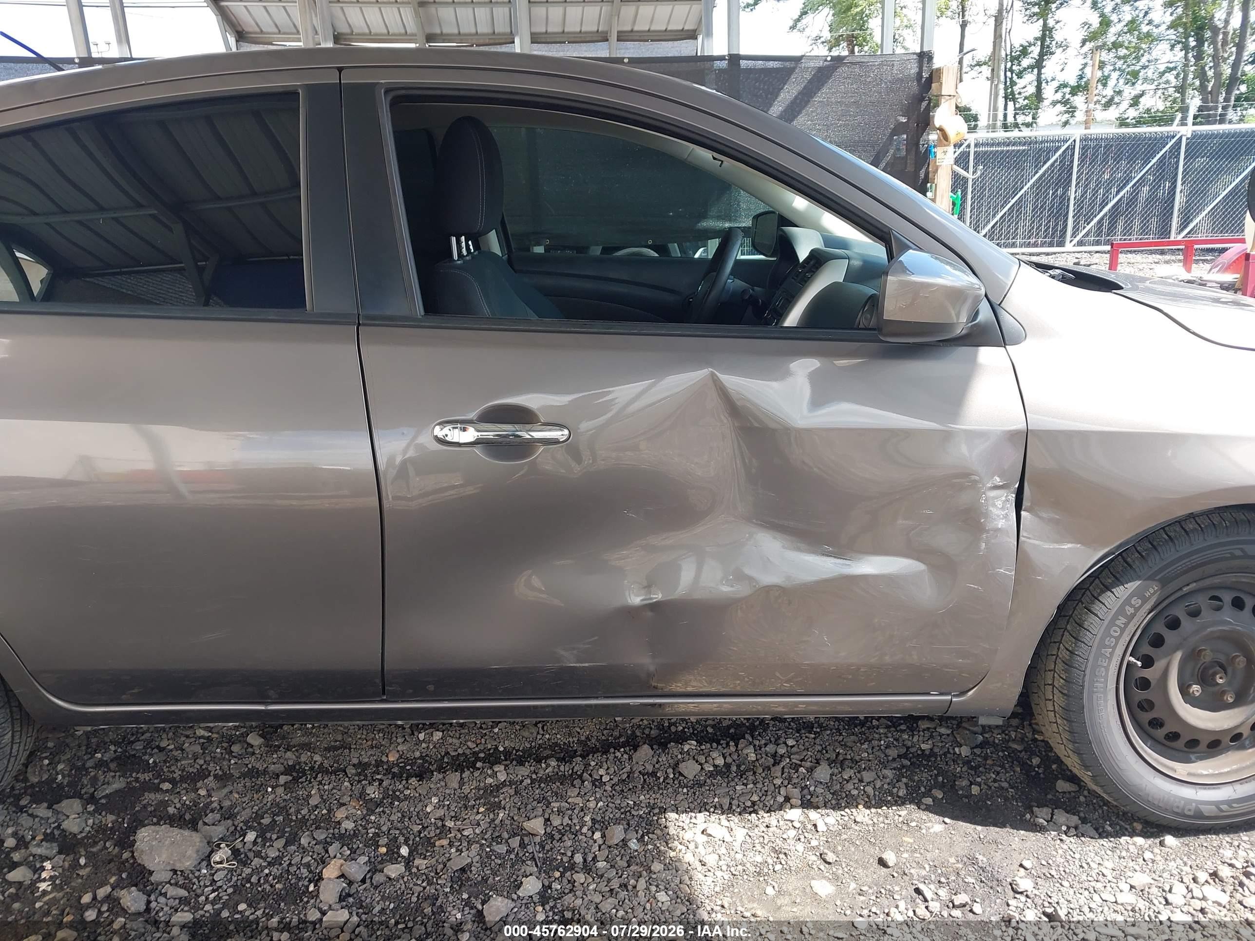 2015 Nissan Versa 1.6 Sv Brown vin: 3N1CN7AP6FL954849