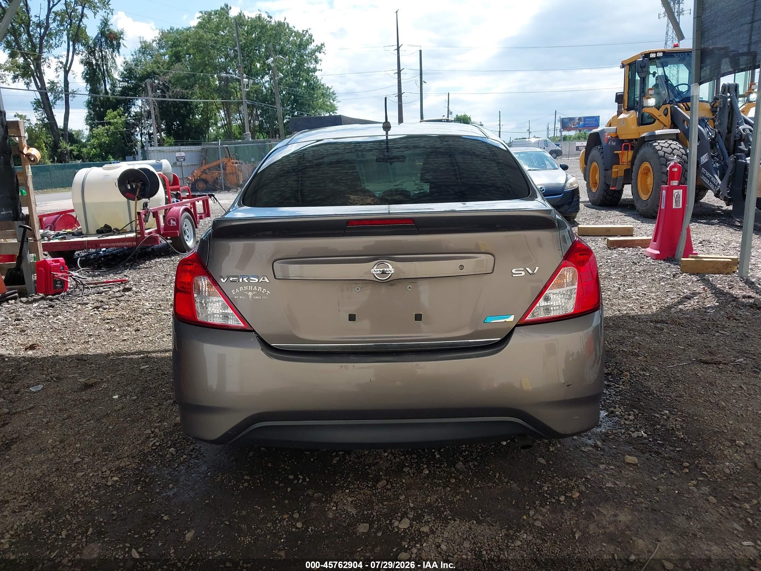 2015 Nissan Versa 1.6 Sv Brown vin: 3N1CN7AP6FL954849