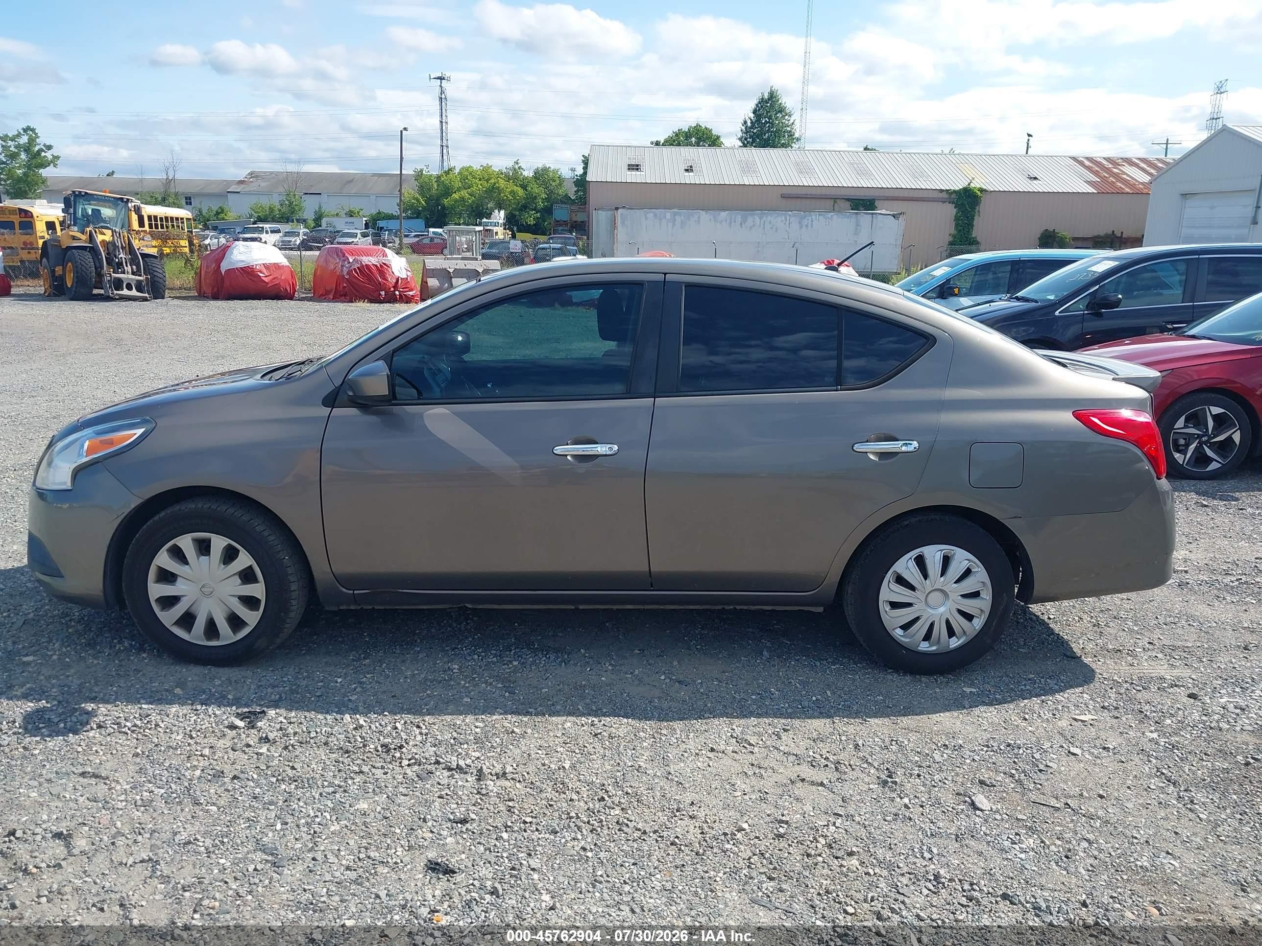2015 Nissan Versa 1.6 Sv Brown vin: 3N1CN7AP6FL954849