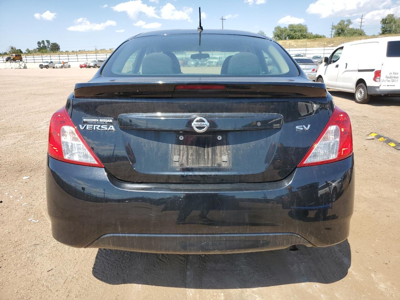 2018 Nissan Versa S Черный vin: 3N1CN7AP6JL813207