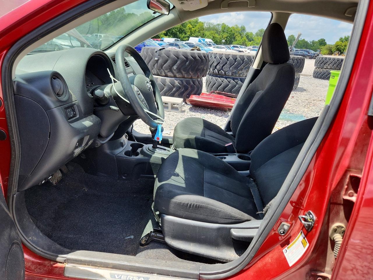 2019 Nissan Versa S Plus Red vin: 3N1CN7AP6KL830154