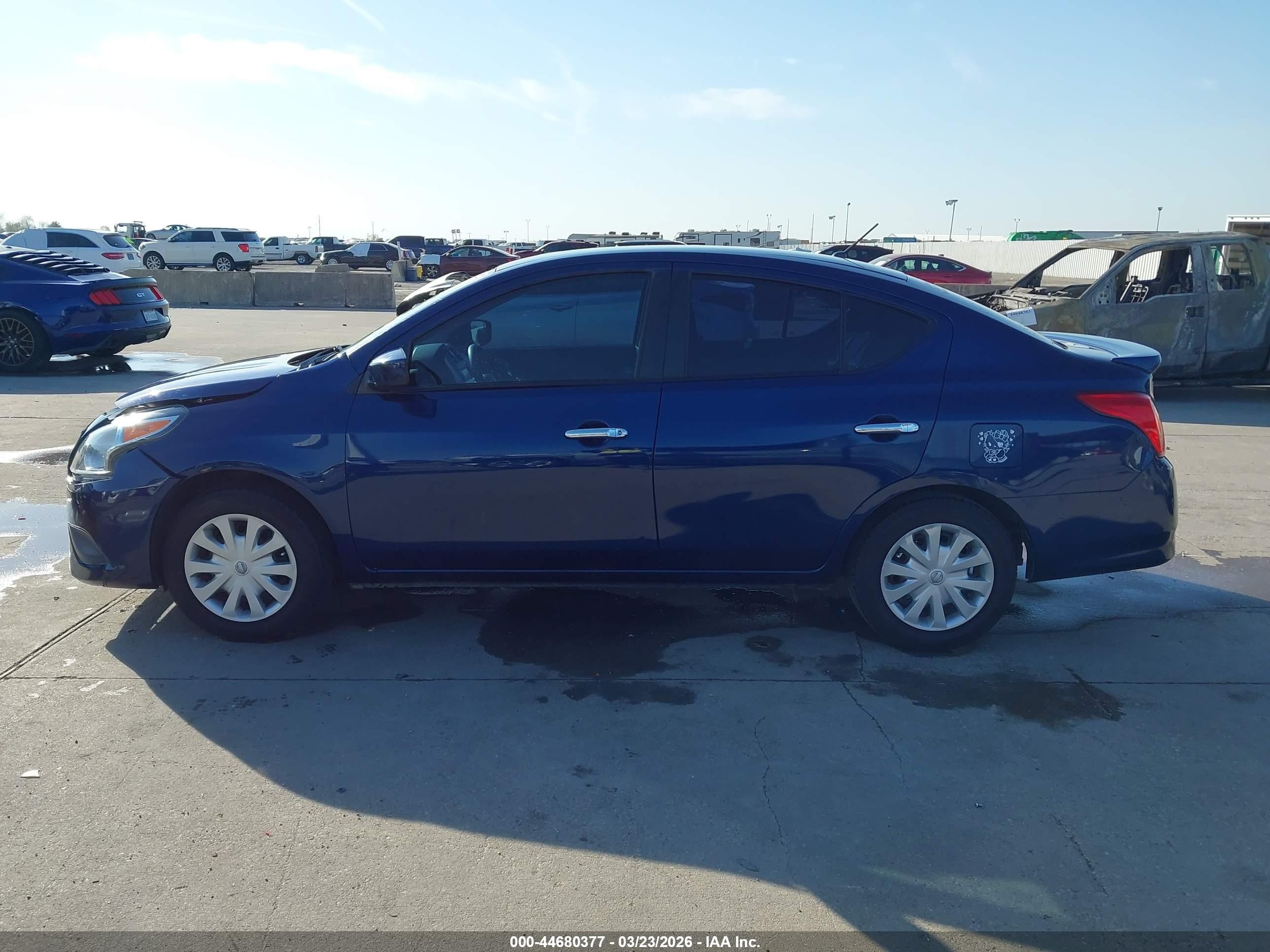 2019 Nissan Versa 1.6 Sv Blue vin: 3N1CN7AP6KL848749