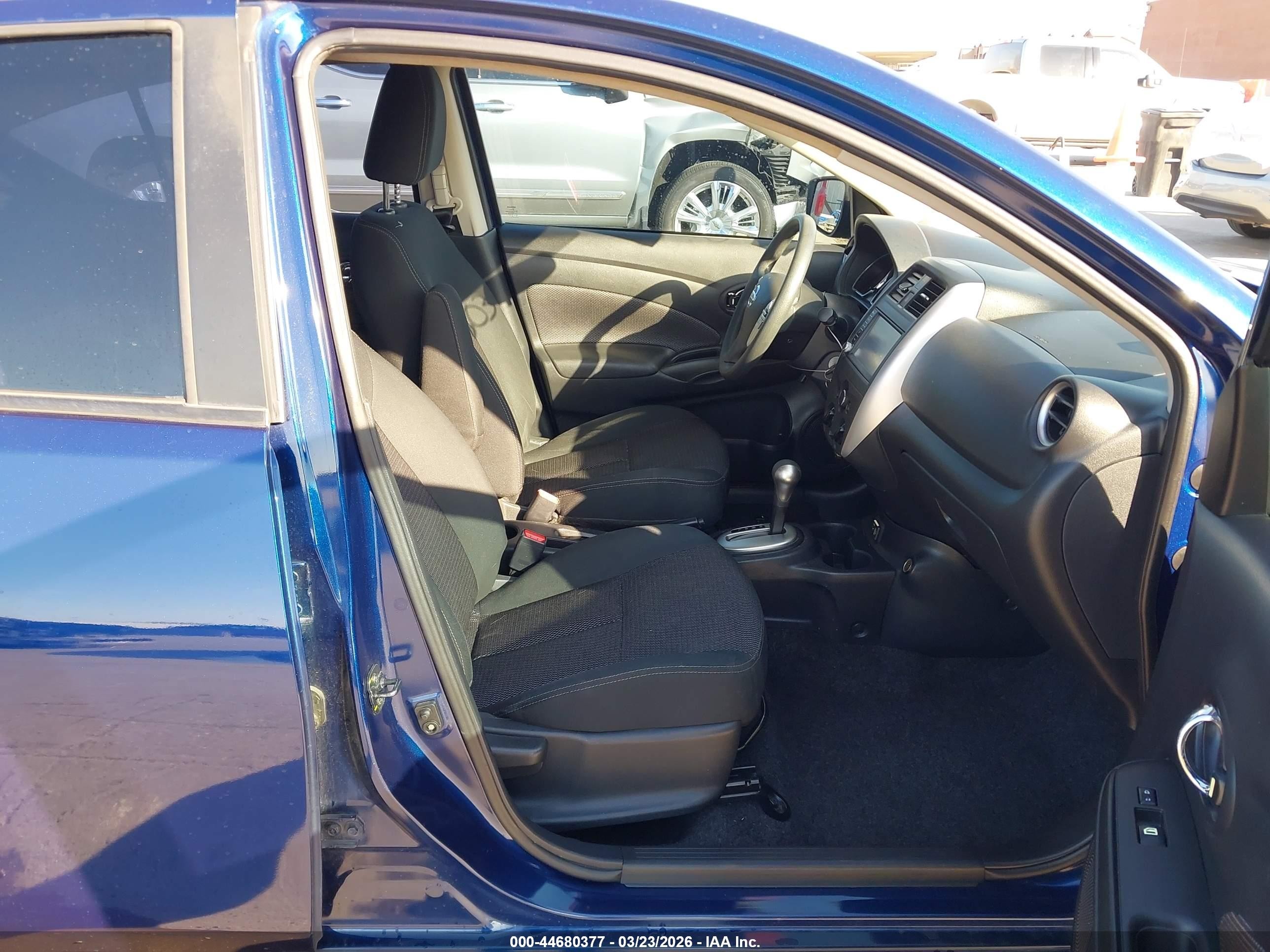 2019 Nissan Versa 1.6 Sv Blue vin: 3N1CN7AP6KL848749