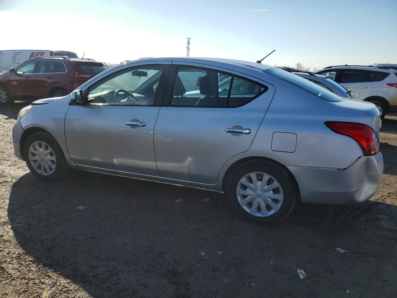 2012 Nissan Versa 1.6 S Серебряный vin: 3N1CN7AP7CL800615