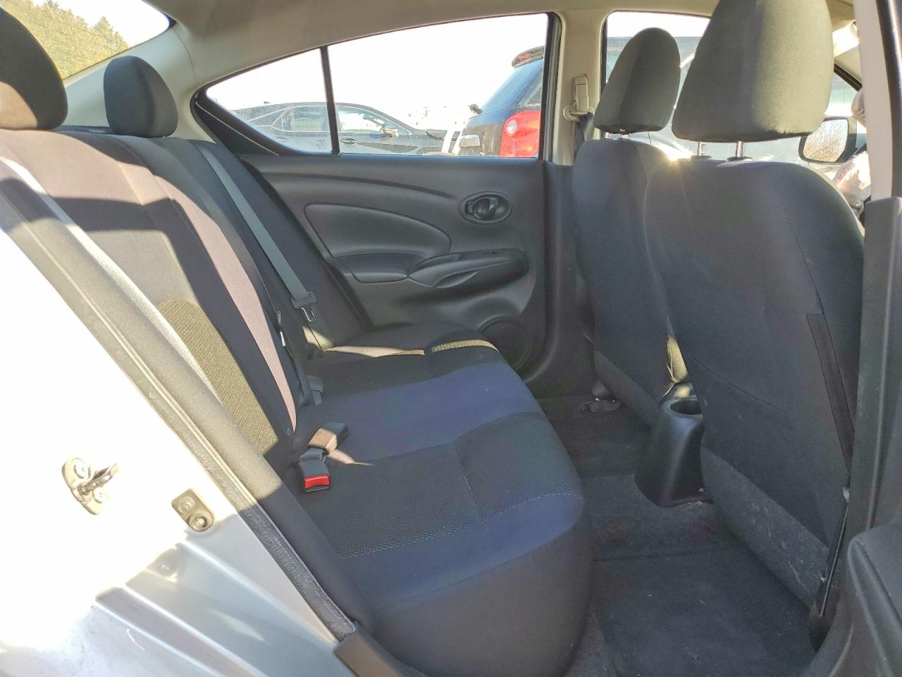 2012 Nissan Versa 1.6 S Серебряный vin: 3N1CN7AP7CL800615