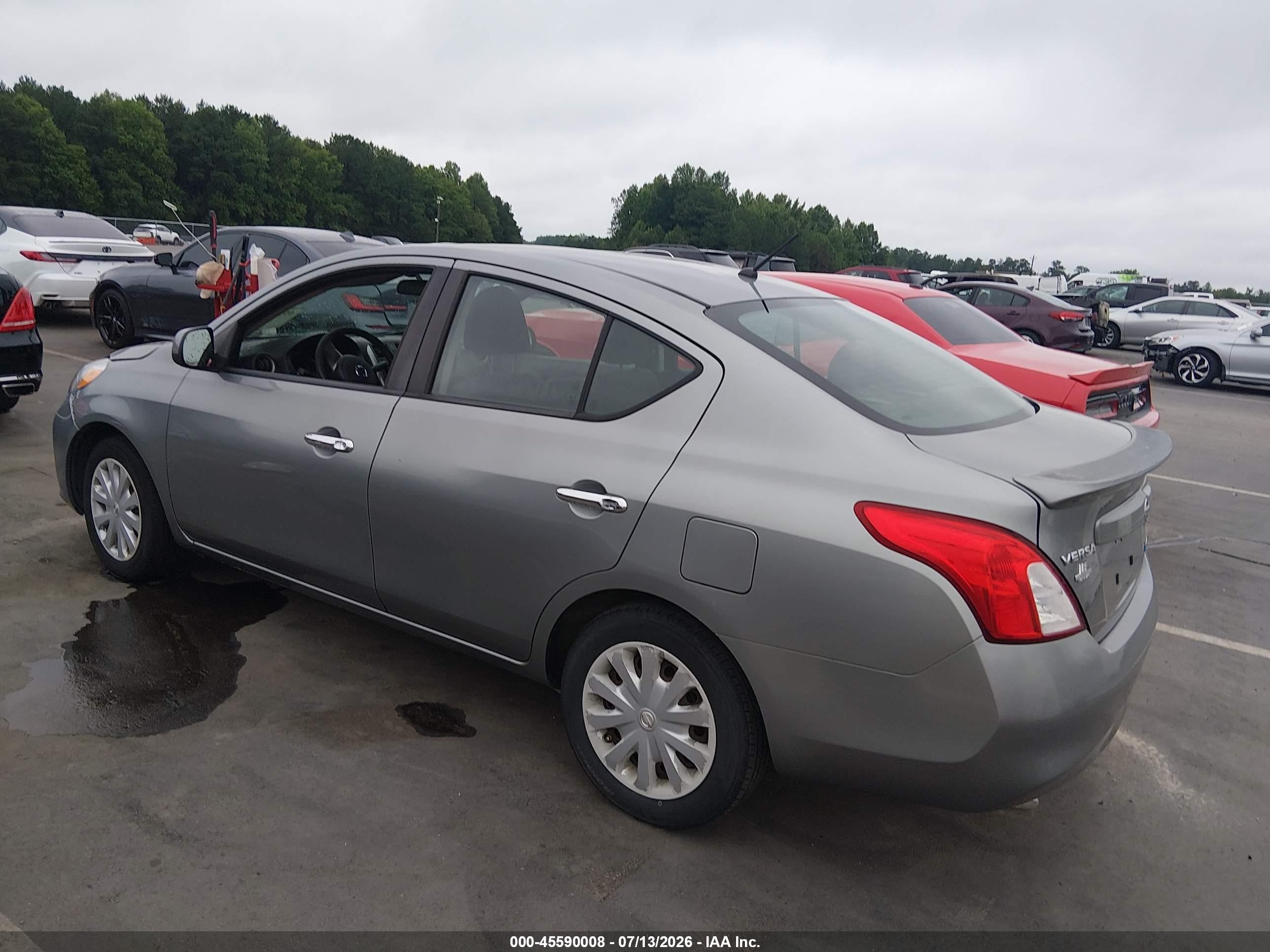 2012 Nissan Versa 1.6 Sv Silver vin: 3N1CN7AP7CL844131