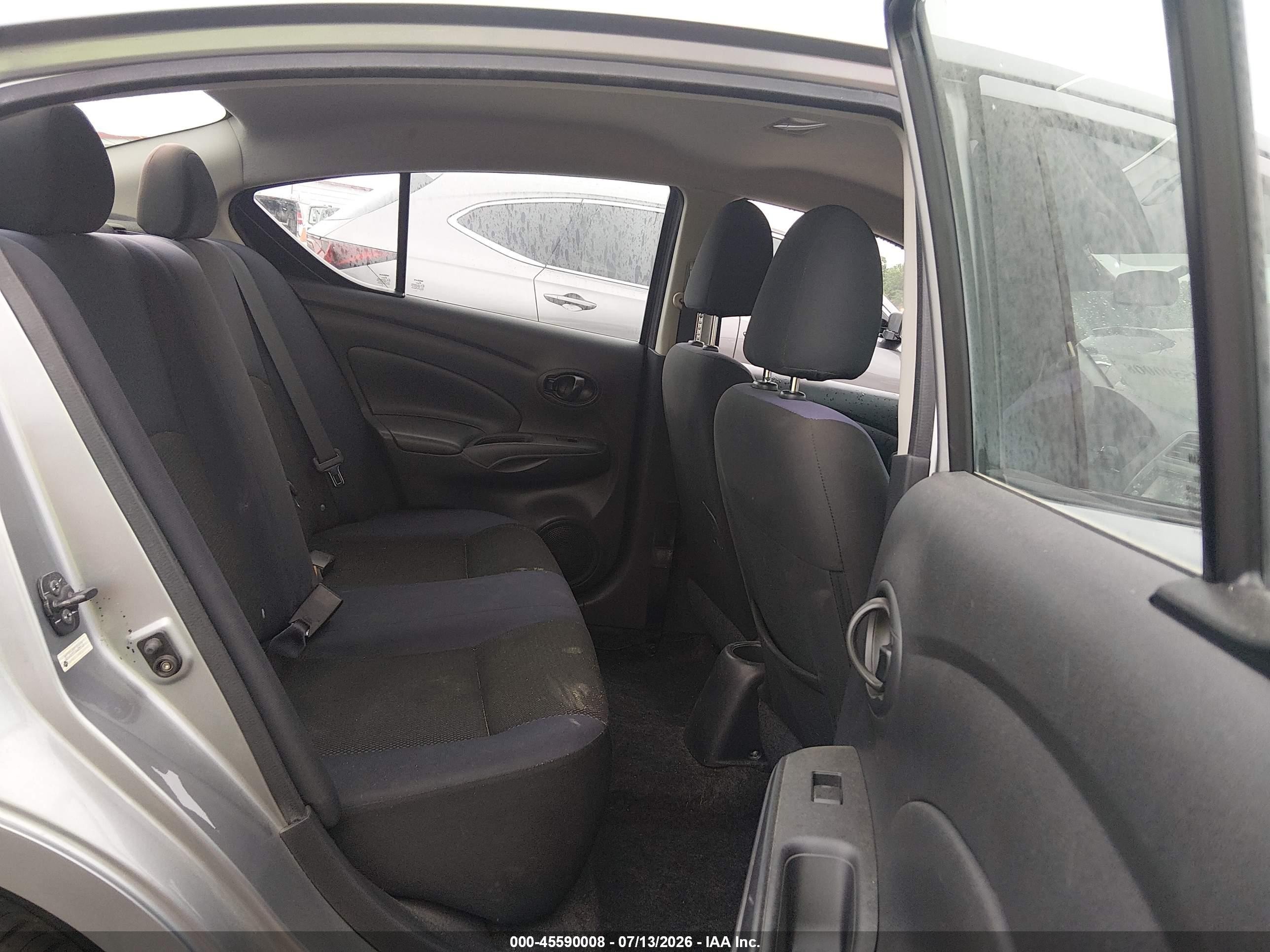 2012 Nissan Versa 1.6 Sv Silver vin: 3N1CN7AP7CL844131