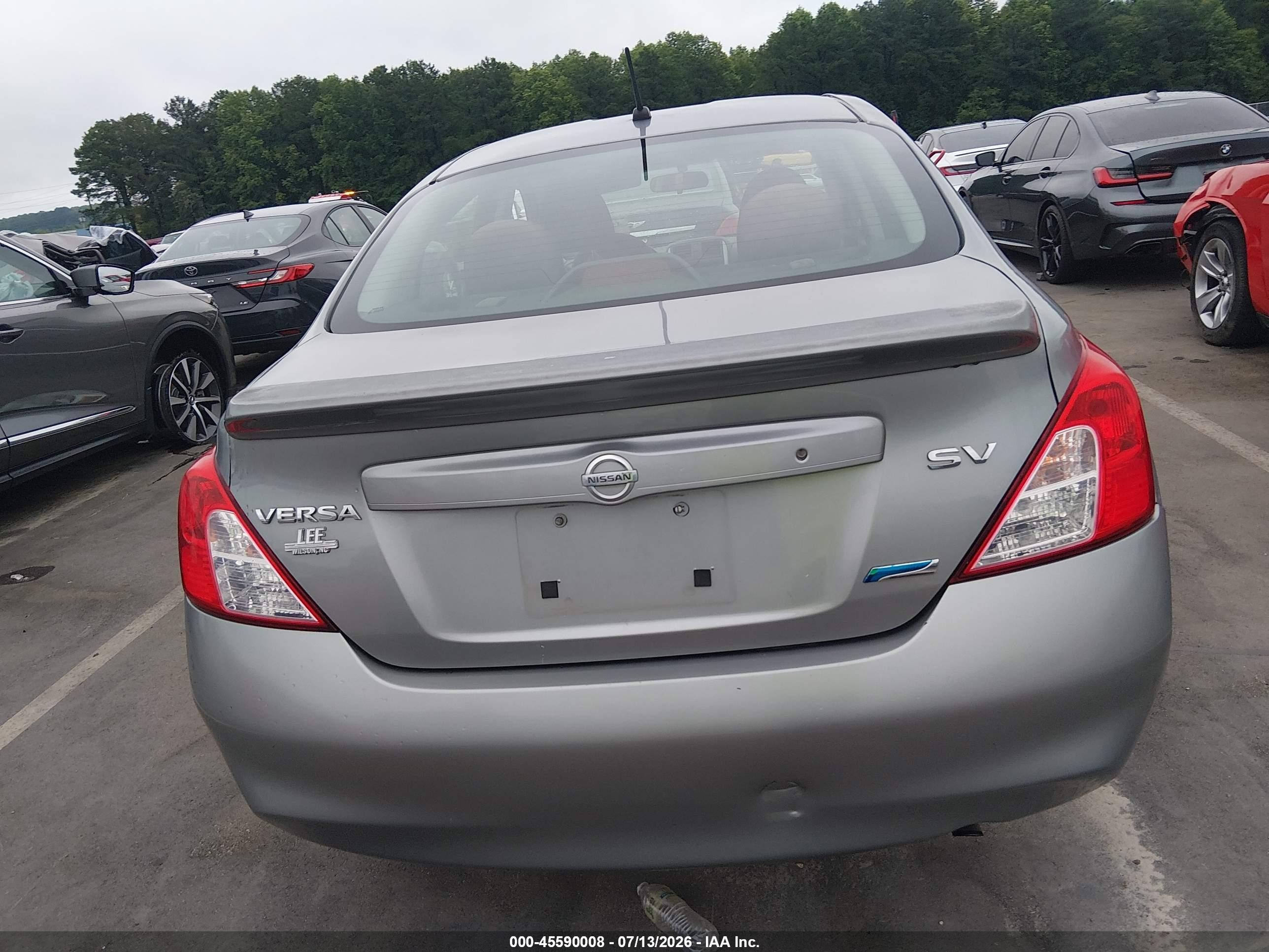 2012 Nissan Versa 1.6 Sv Silver vin: 3N1CN7AP7CL844131